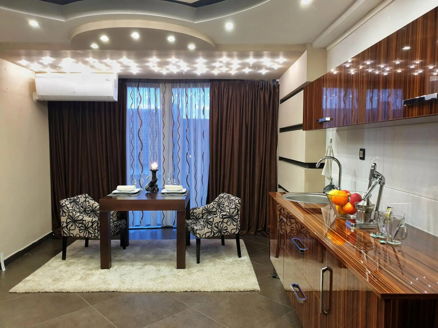Sky Apartments Special