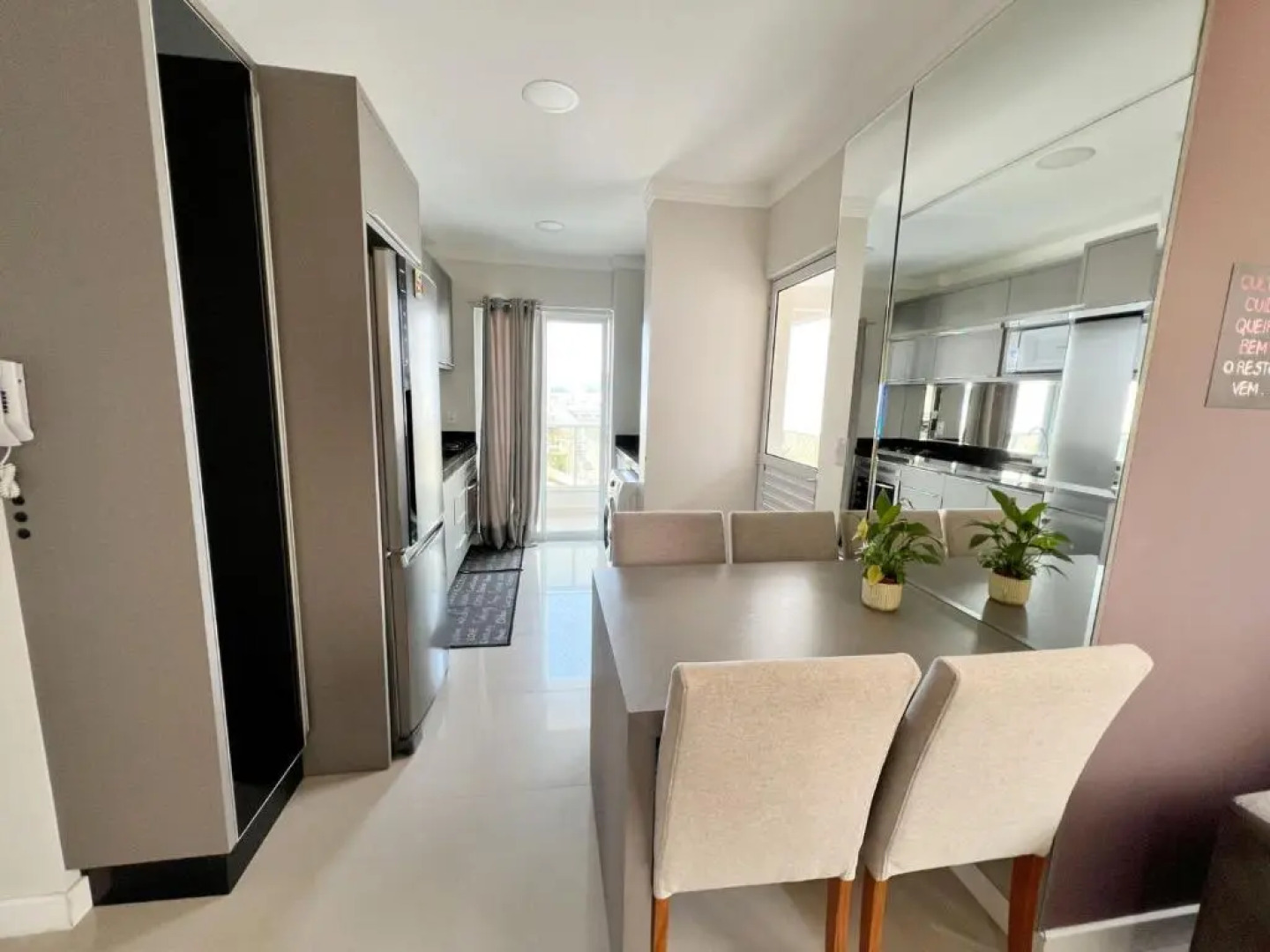 Excelente apartamento 2 suítes em Porto Belo