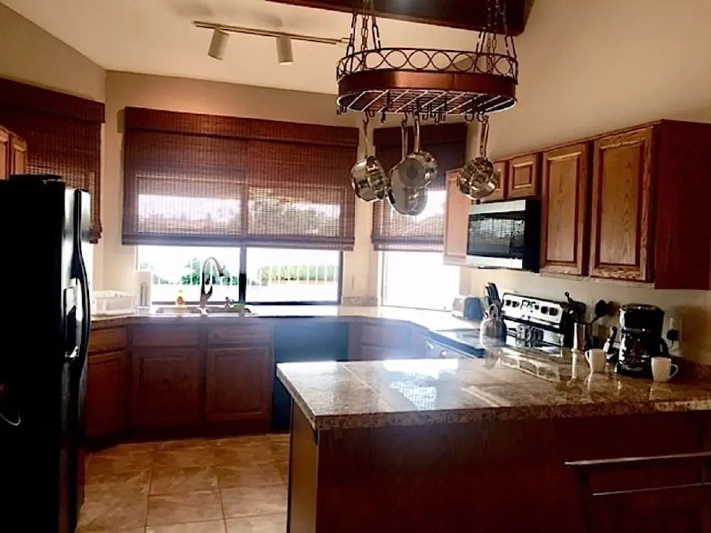 Grandview Getaway 4 BR by Casago