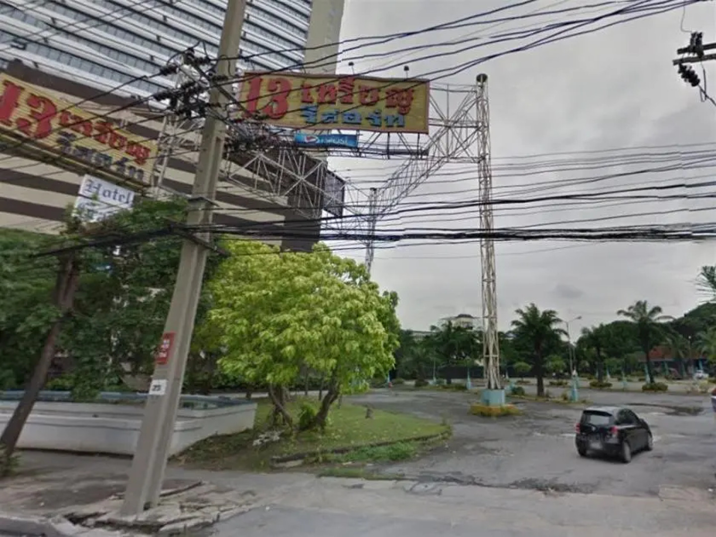 13 Coins Resort Bangna