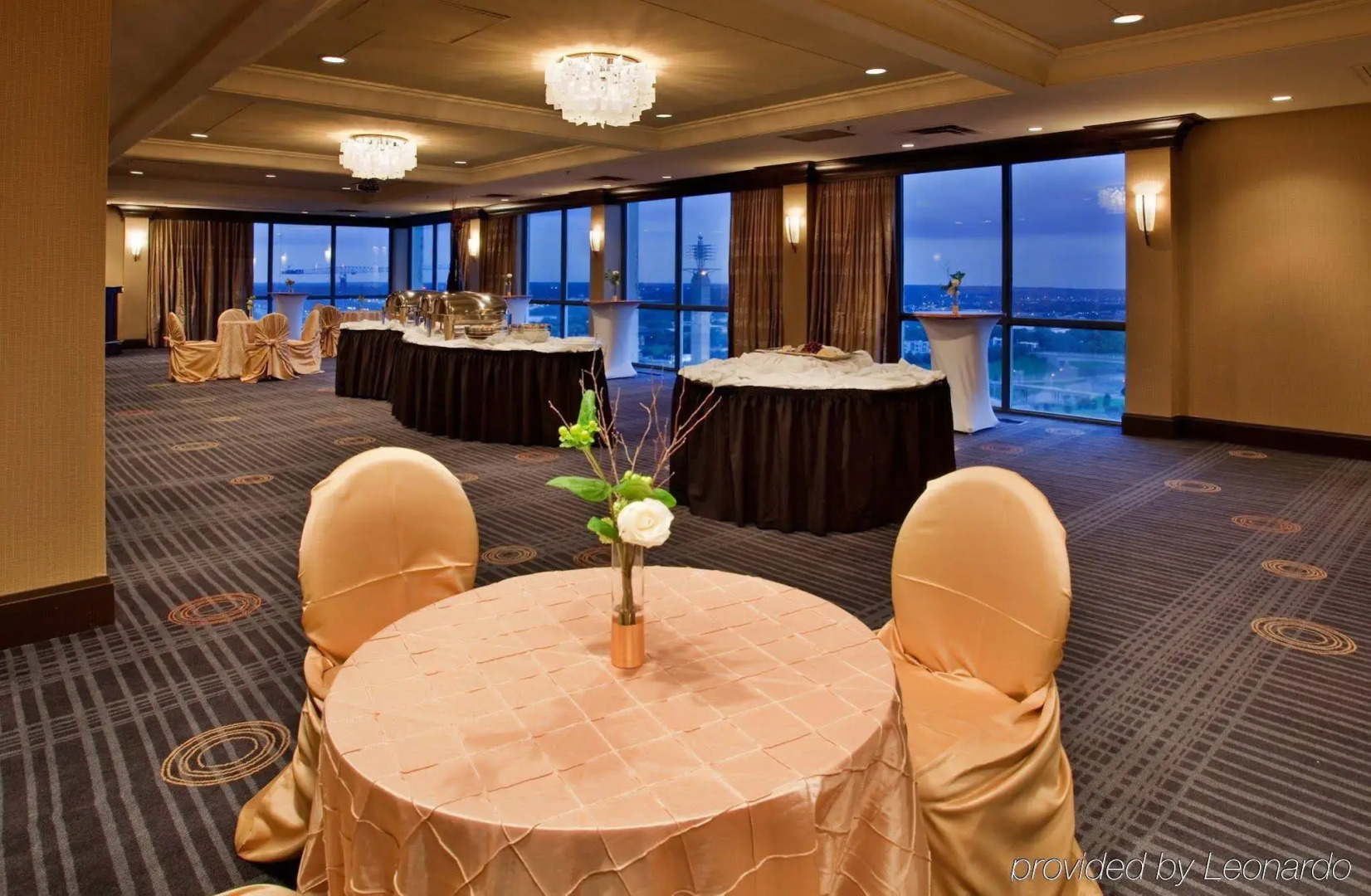 Crowne Plaza Kansas City Downtown by IHG