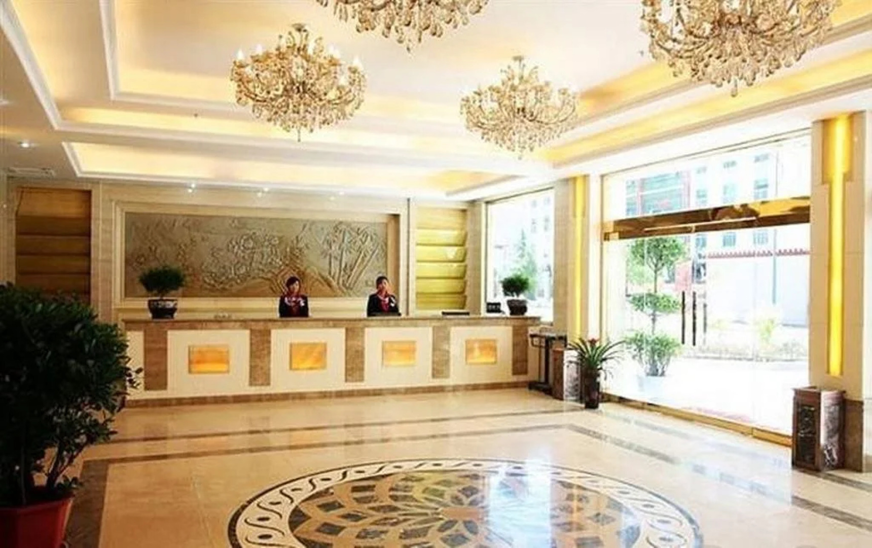 Linzhi Daxiagu Hotel