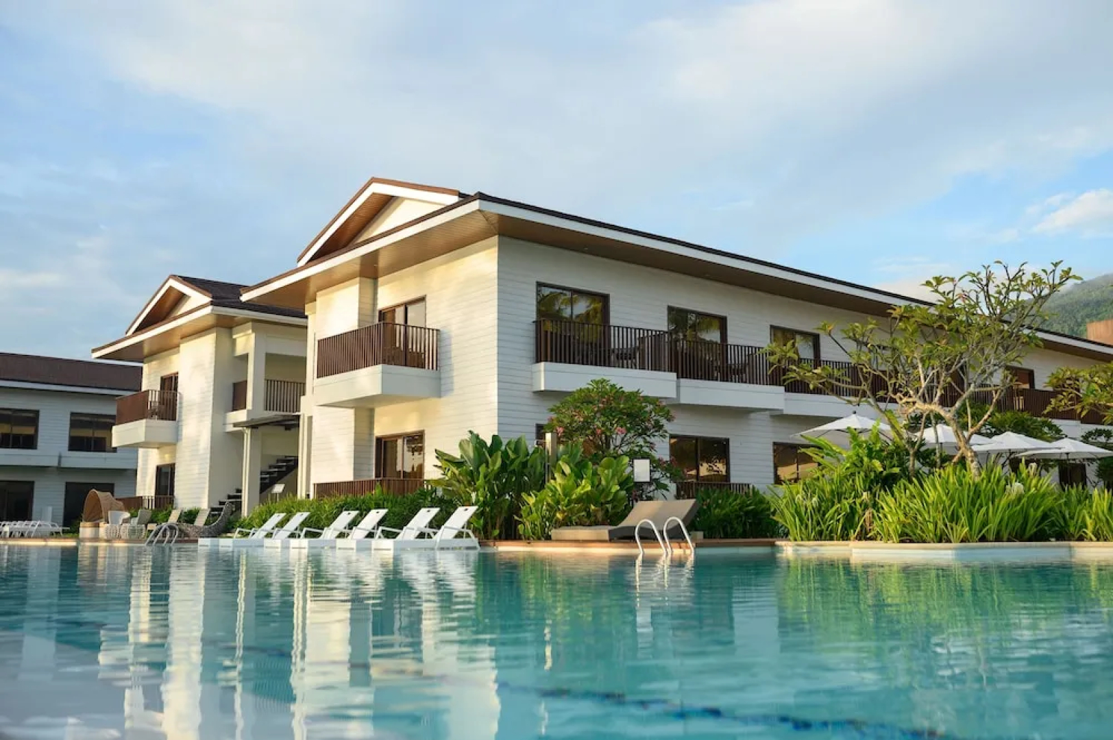 Nouveau Resort