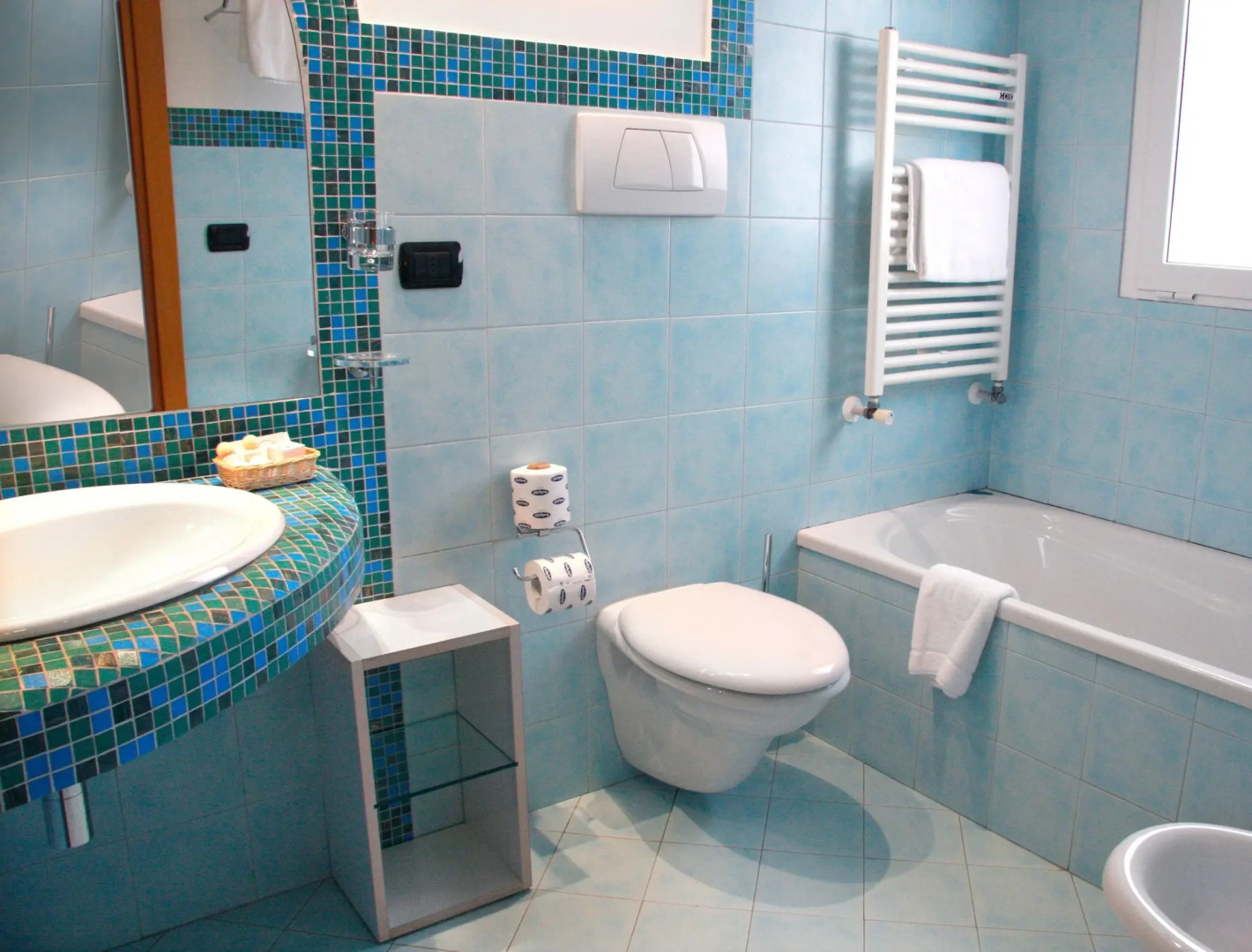 International Hotel & Suite