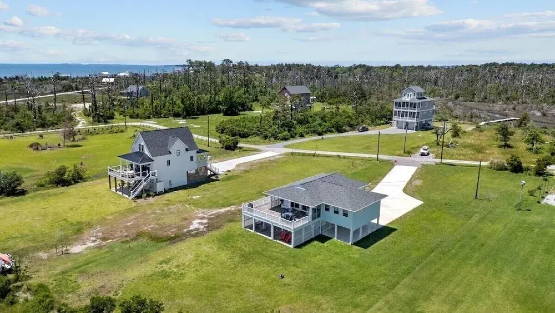 Sunrise Sound Cottage 3 Bedroom Home by RedAwning