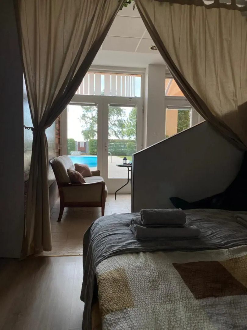 Viktria Vzparti Medencs Apartman