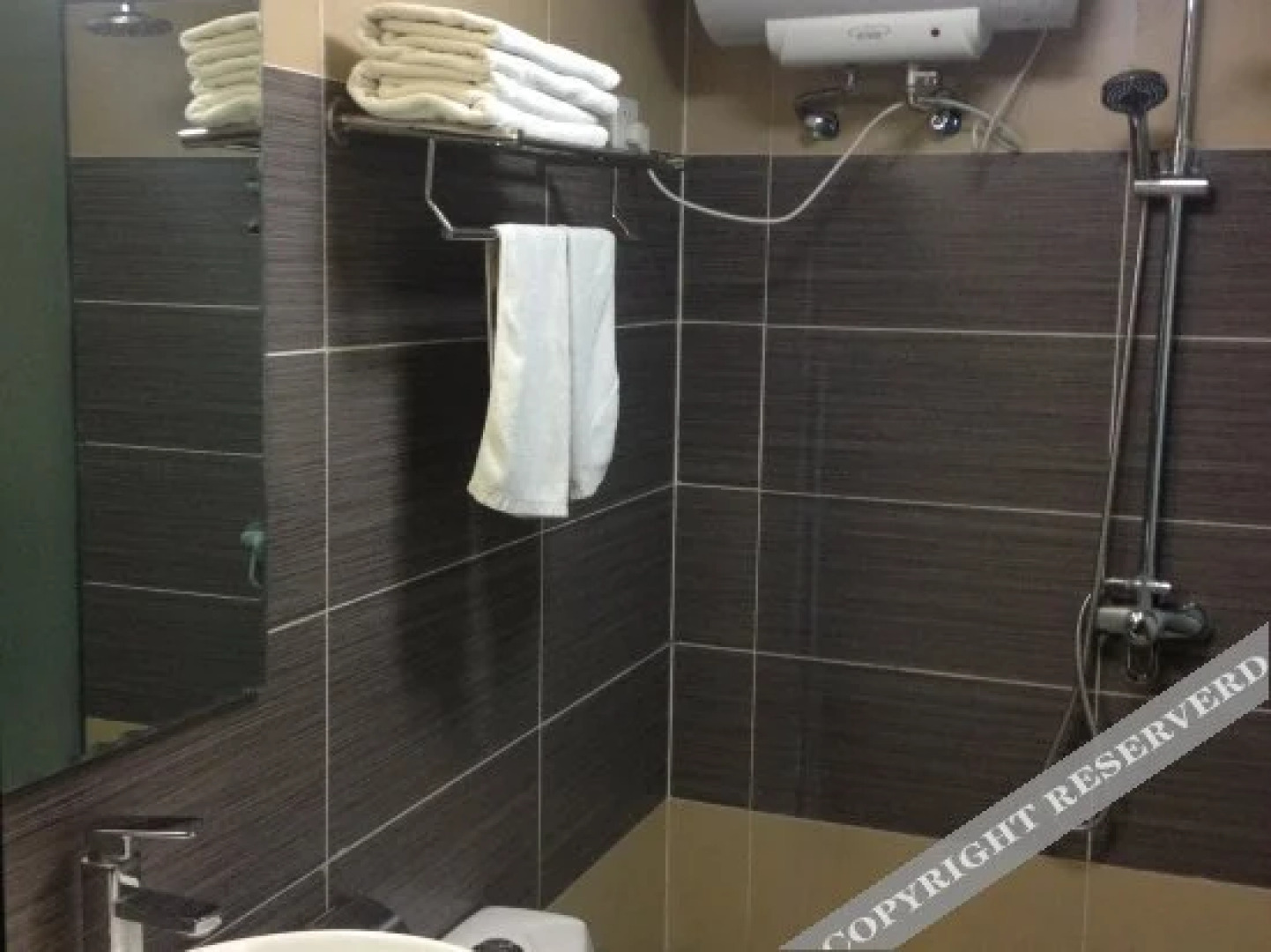 Ziyouren Holiday Hotel (Zhashui Passenger Terminal Branch)