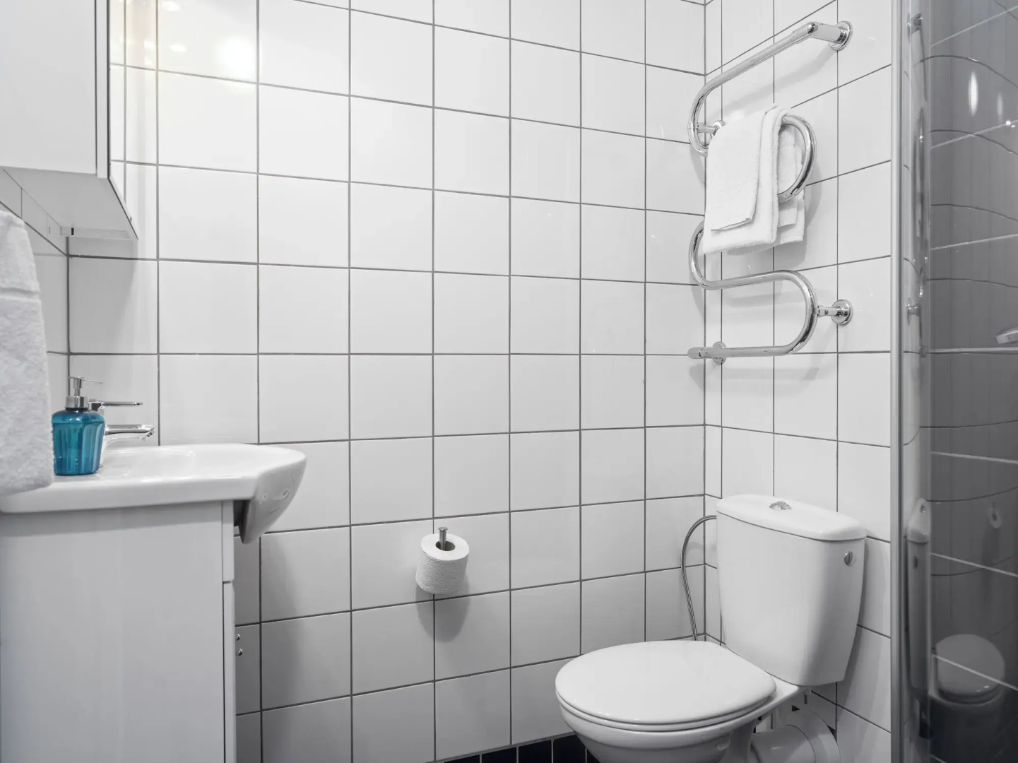 Part-Time Home Hotel Rotebro Station