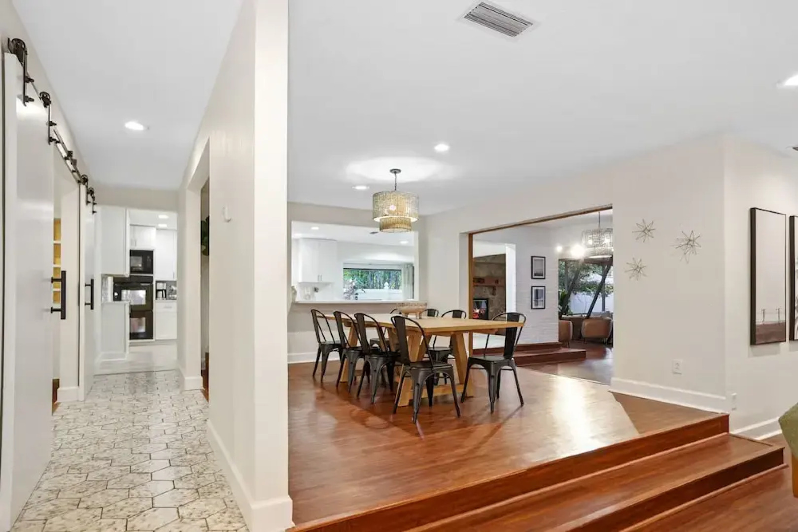 Golden Retreat: Expansive 6BR Home w Heated Pool ~