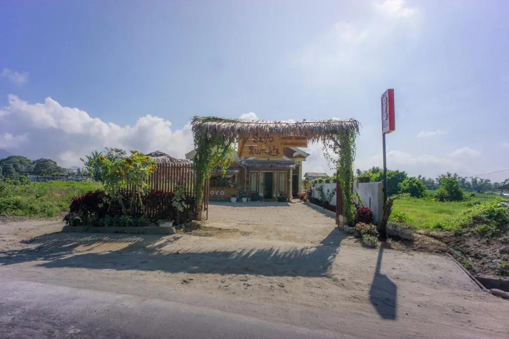 Super OYO 1696 Sapo Rumbia