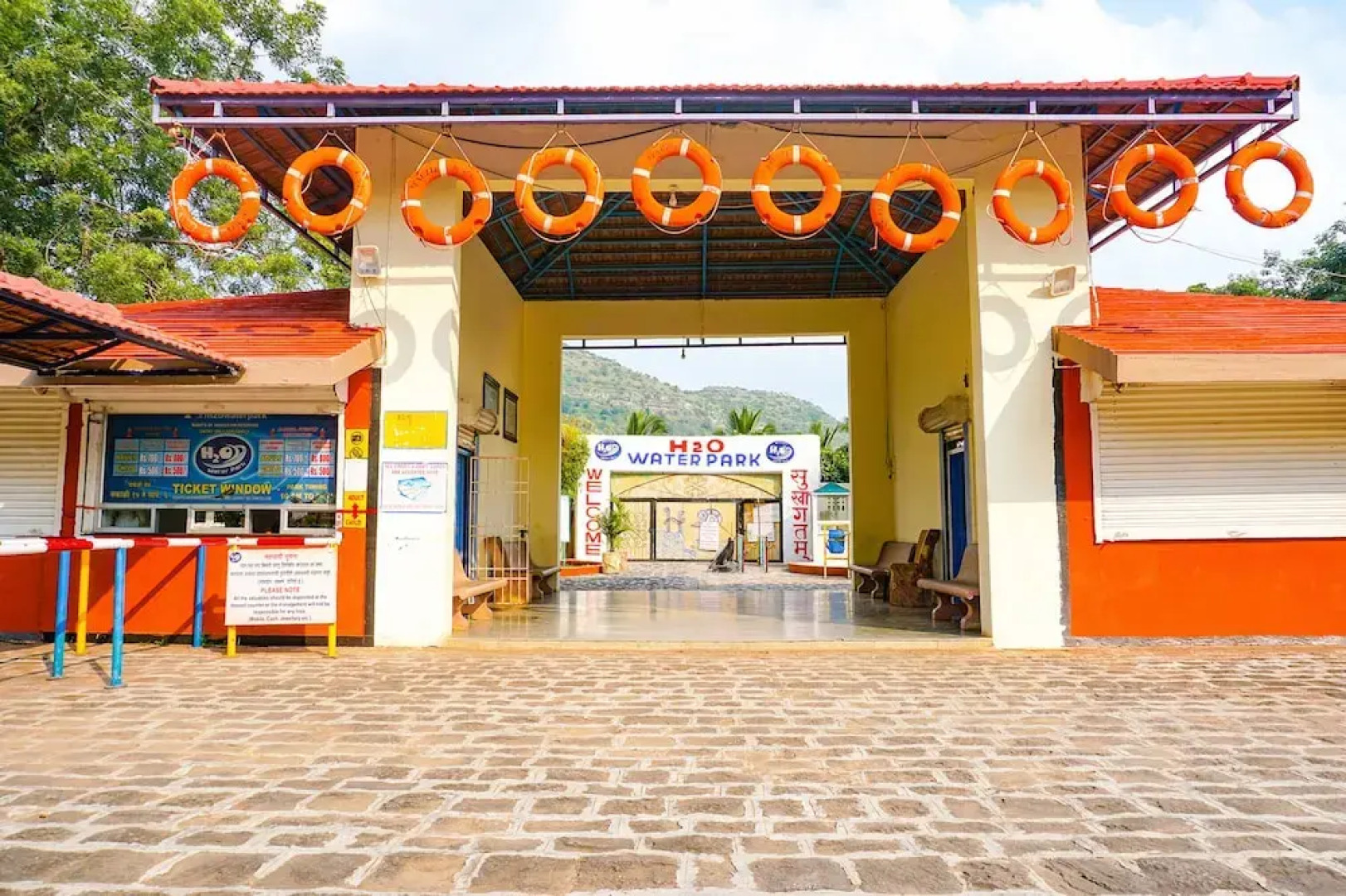 Fabhotel Lotus Resort