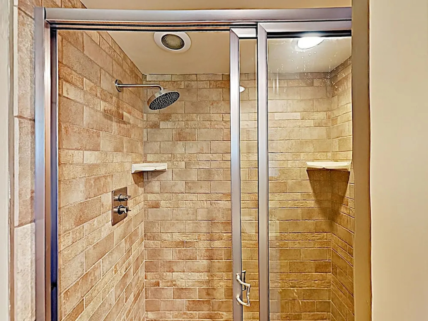 New Listing! Updated Lakeside Home Near Beach Club home