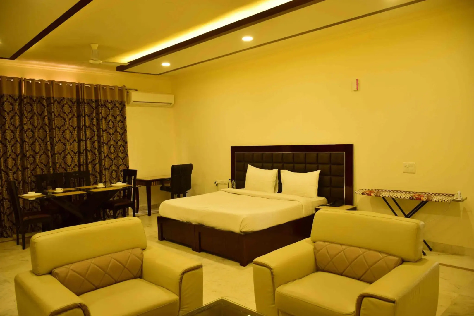 When In Gurgaon - Service Apartments Next to Artemis Hospital