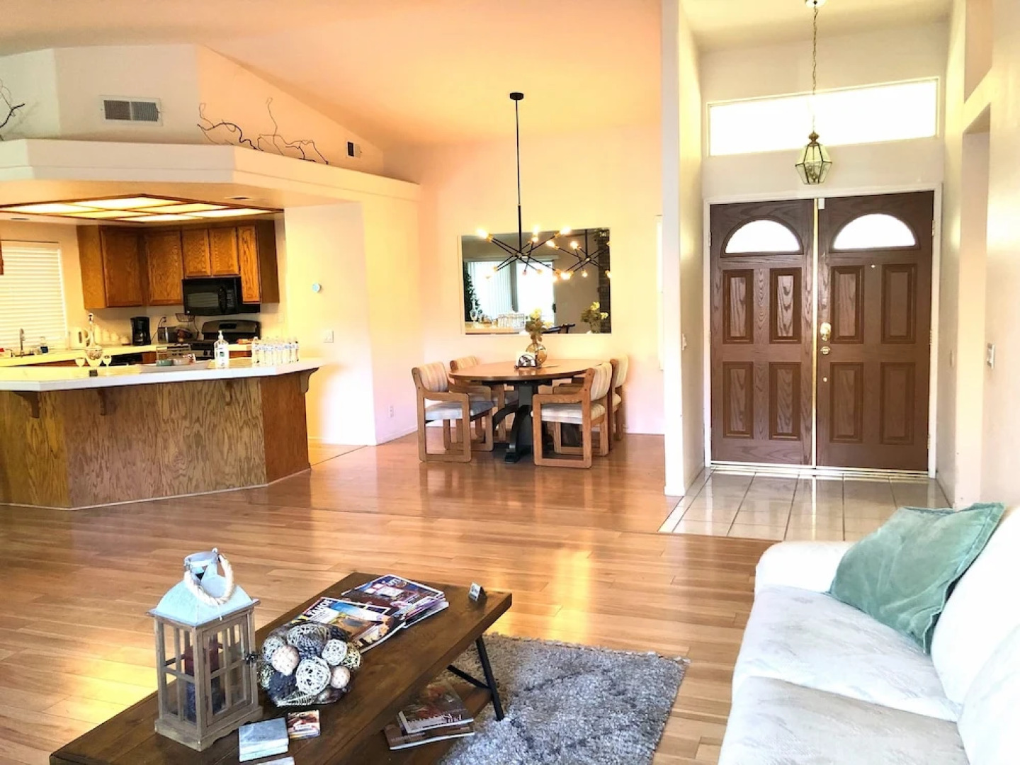 Private bedroom in Western Horizon Home