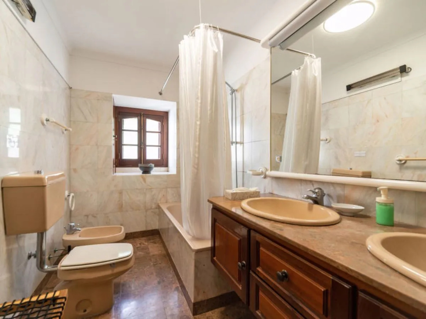 Oliveiras House (CLE150)