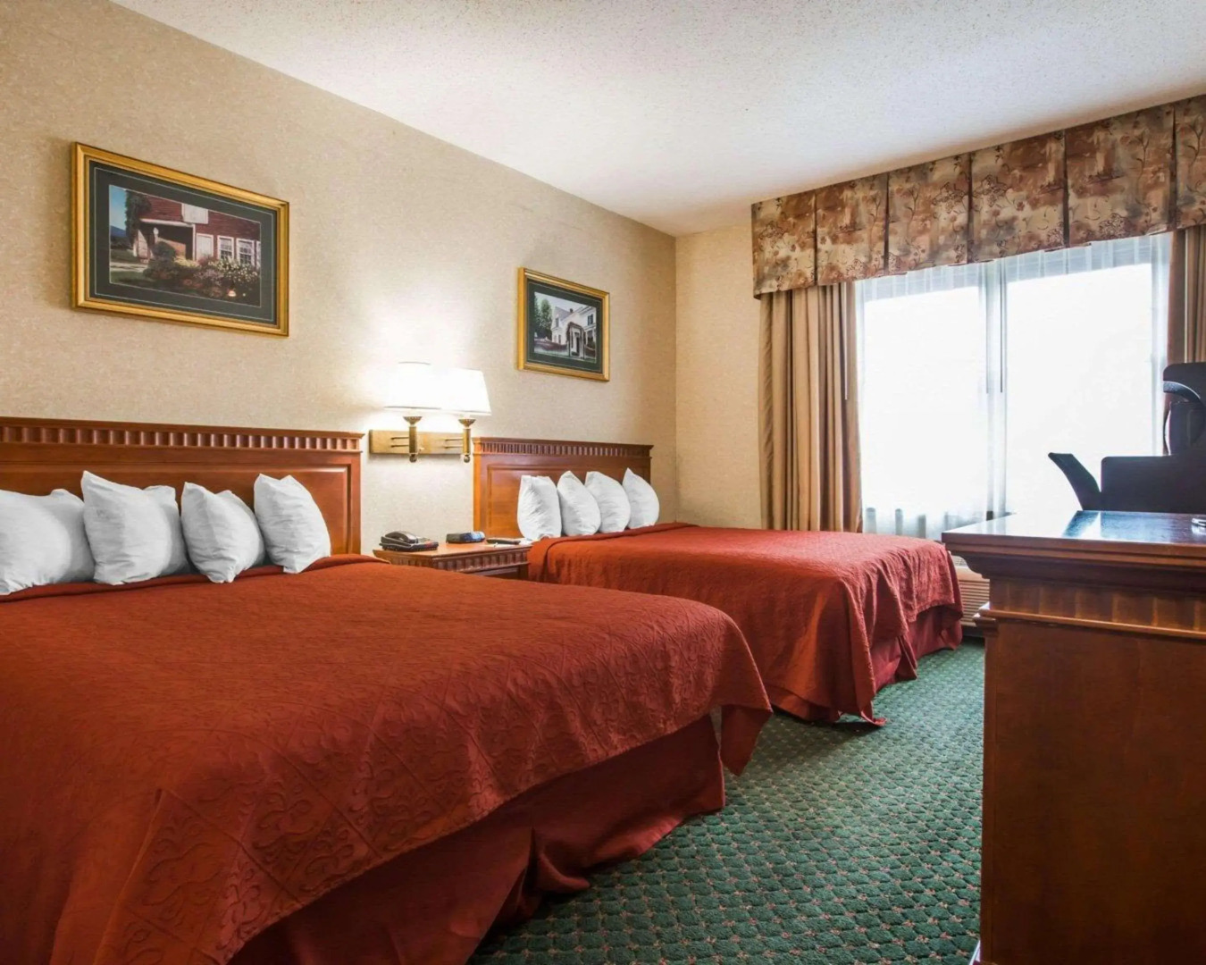 Econo Lodge Glens Falls / Lake George