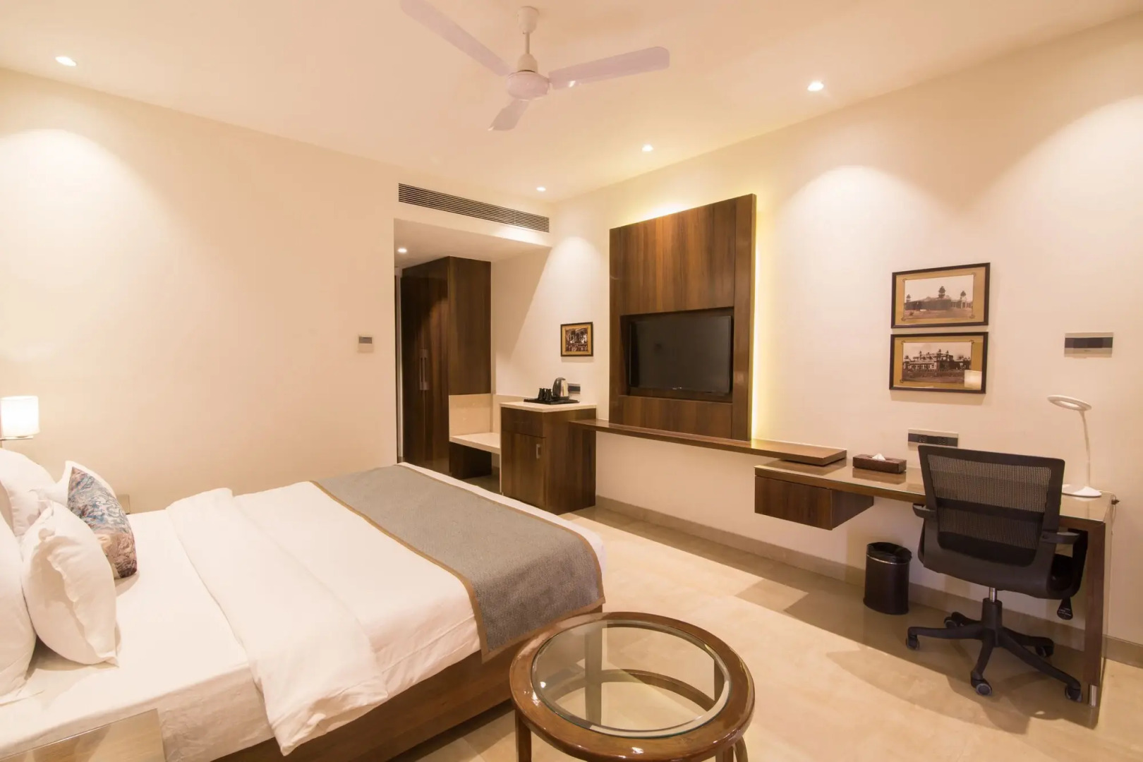 Kwality's Motel Shiraz