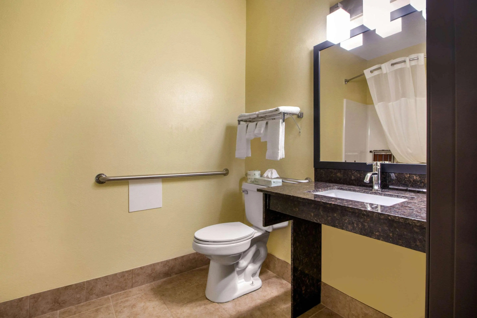 Quality Inn & Suites Wisconsin Dells Downtown - Waterparks Area