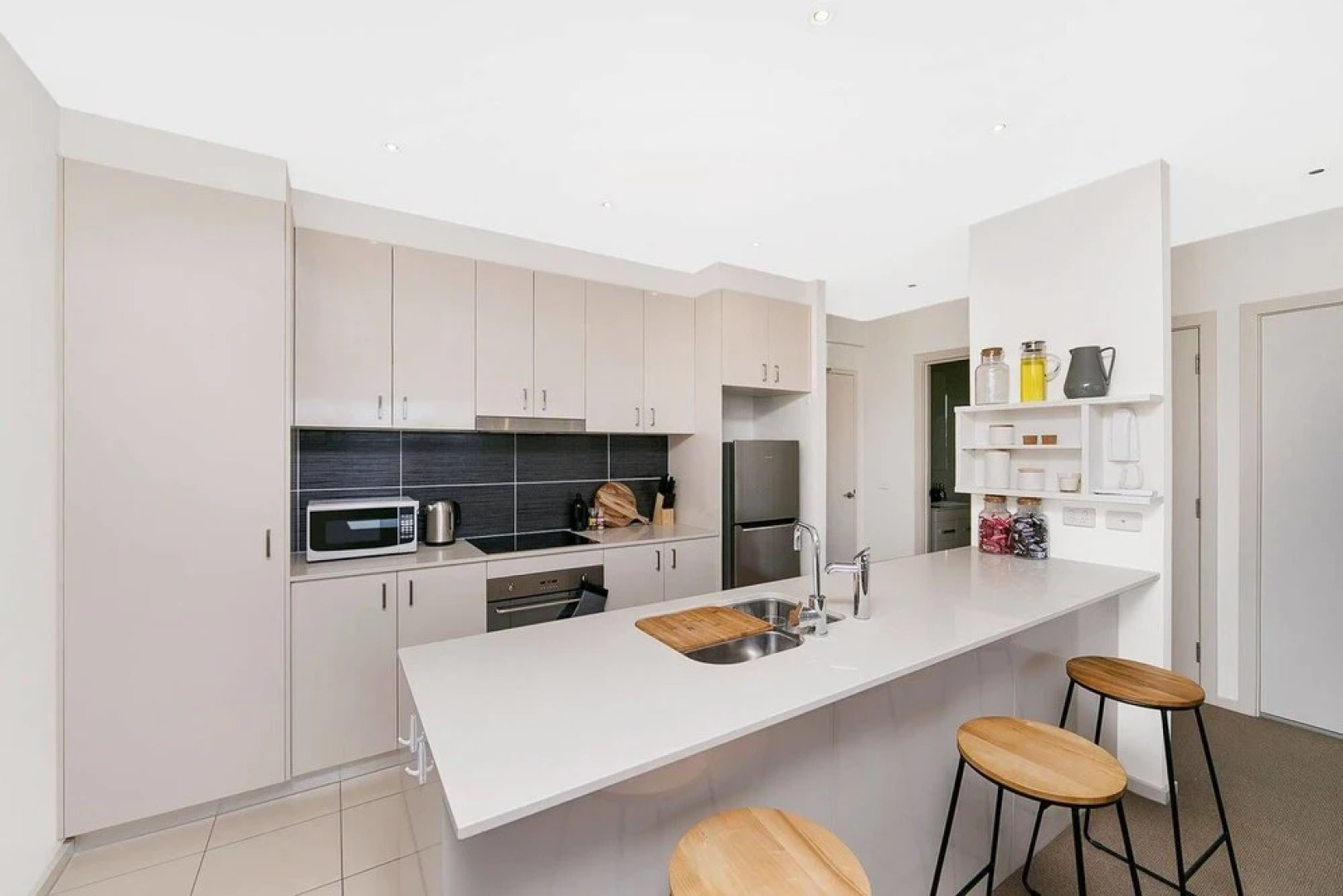 City Central Designer Apartment with Parking