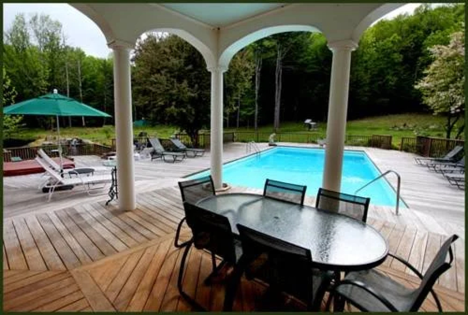 Enchanted Manor of Woodstock Bed and Breakfast