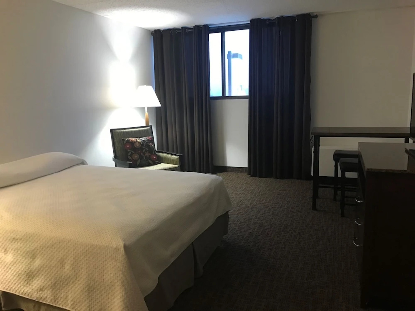 Clive Hotel & Suites