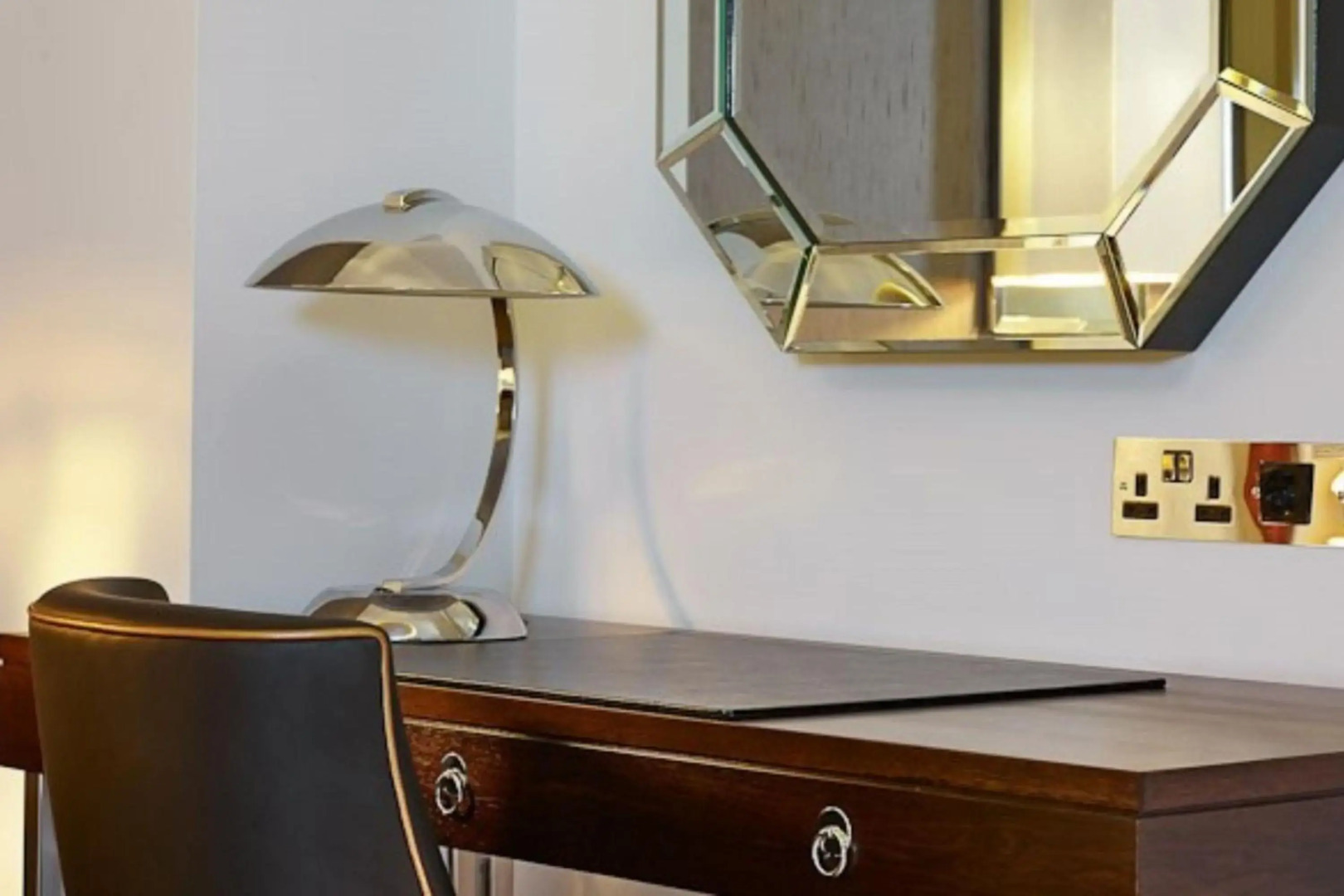 Top High Airport Link Hotel