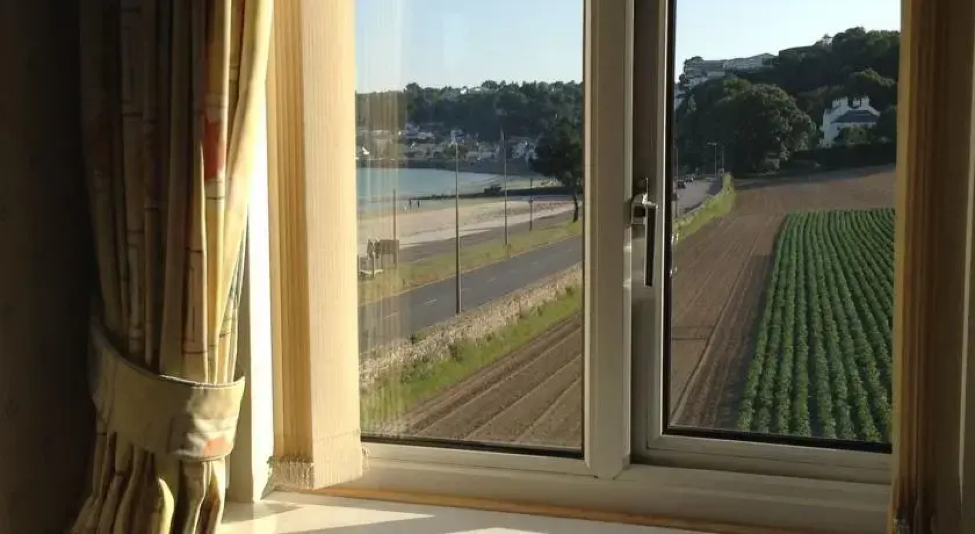 Au Caprice Guest House