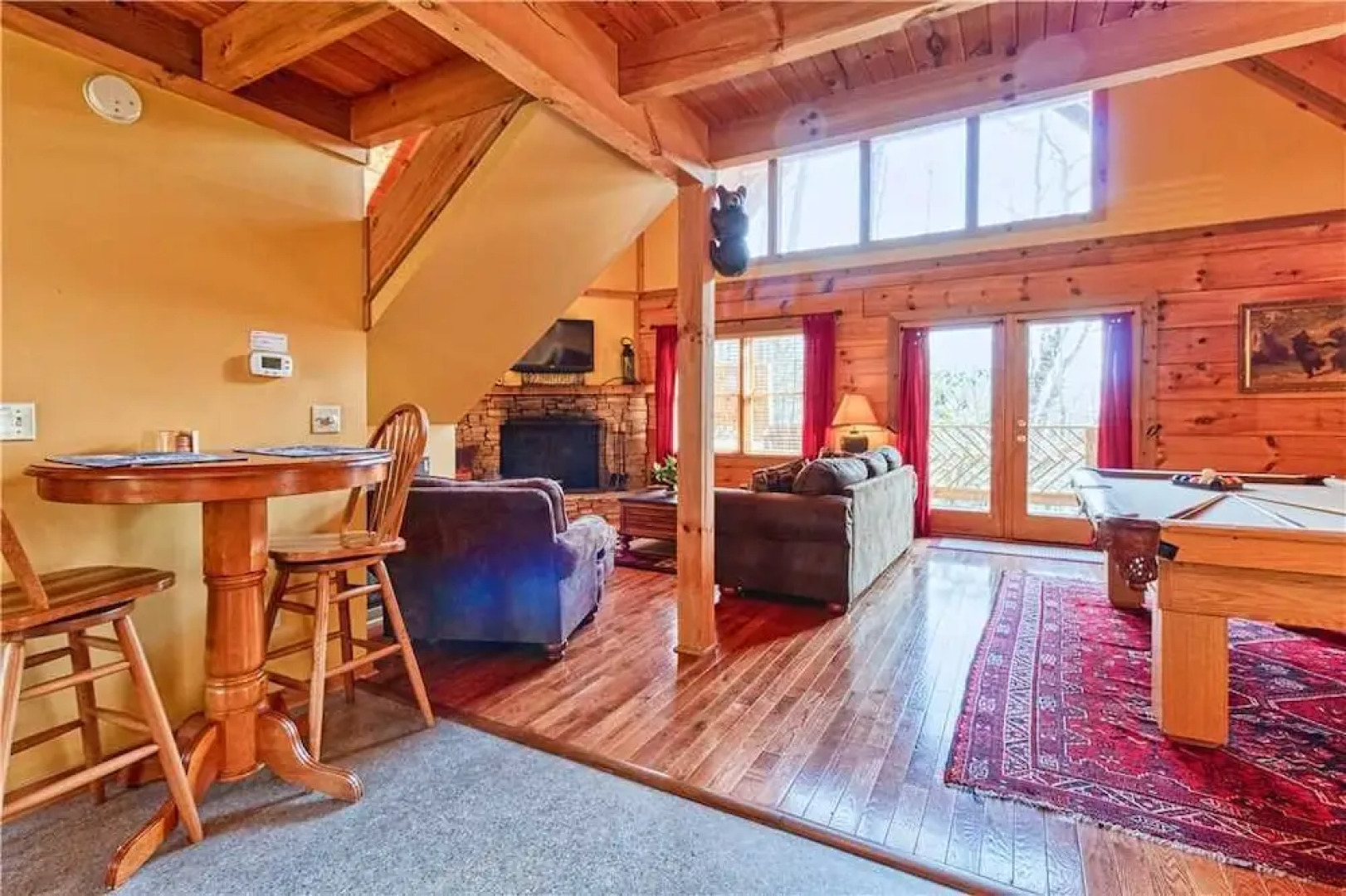 Above Ole Smokys Clouds - One Bedroom Cabin