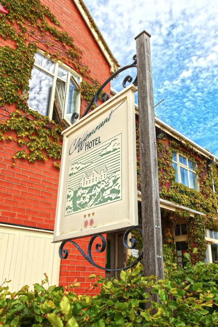 The Cliffemount Hotel