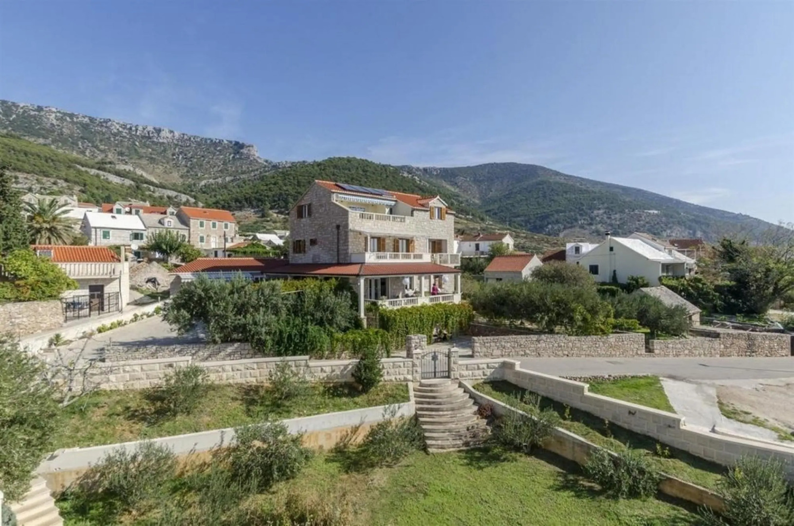 Studio apartment Lemar - parking and barbecue: SA3 Bol, Island Brac