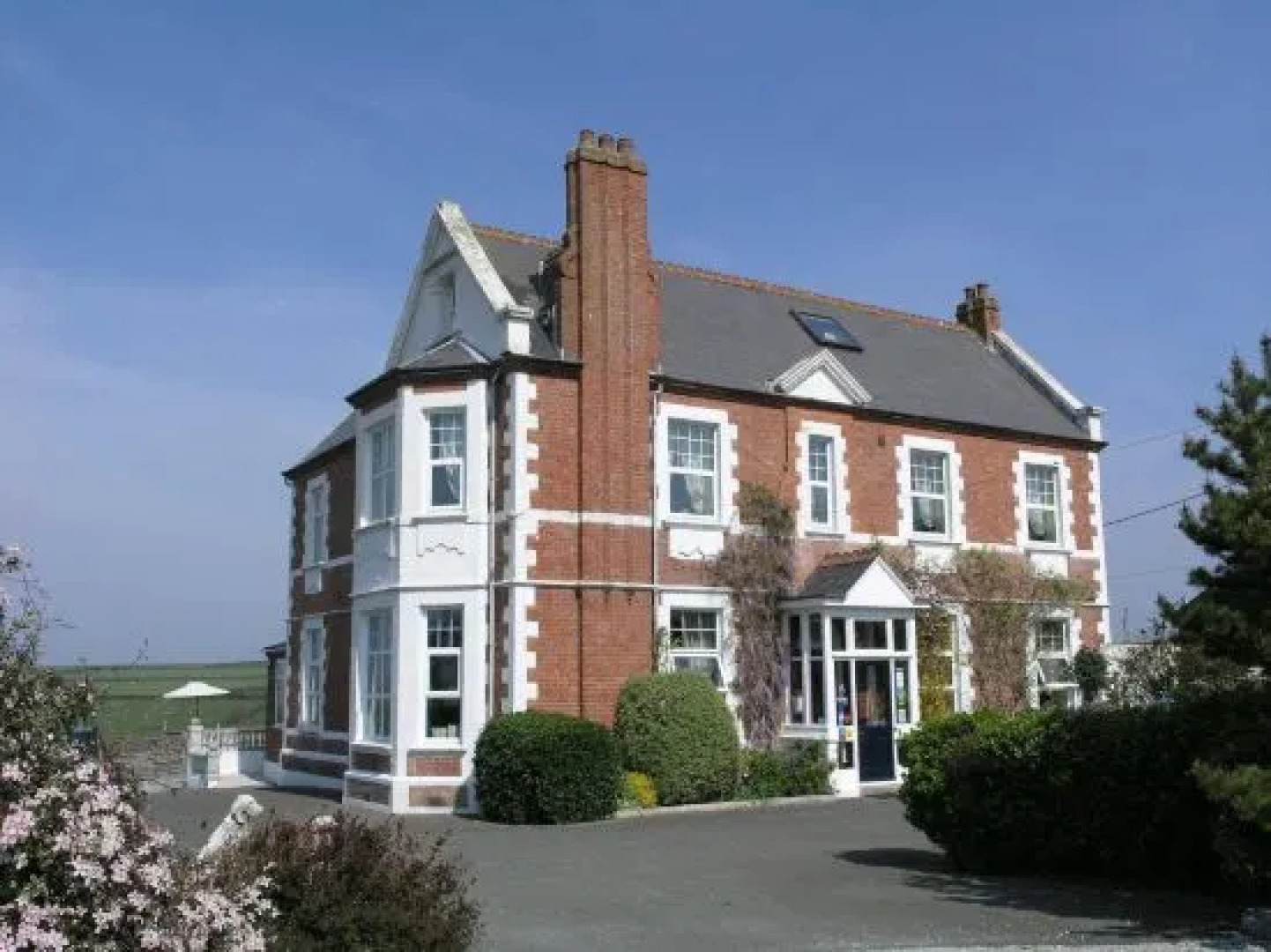 Woodlands Country House