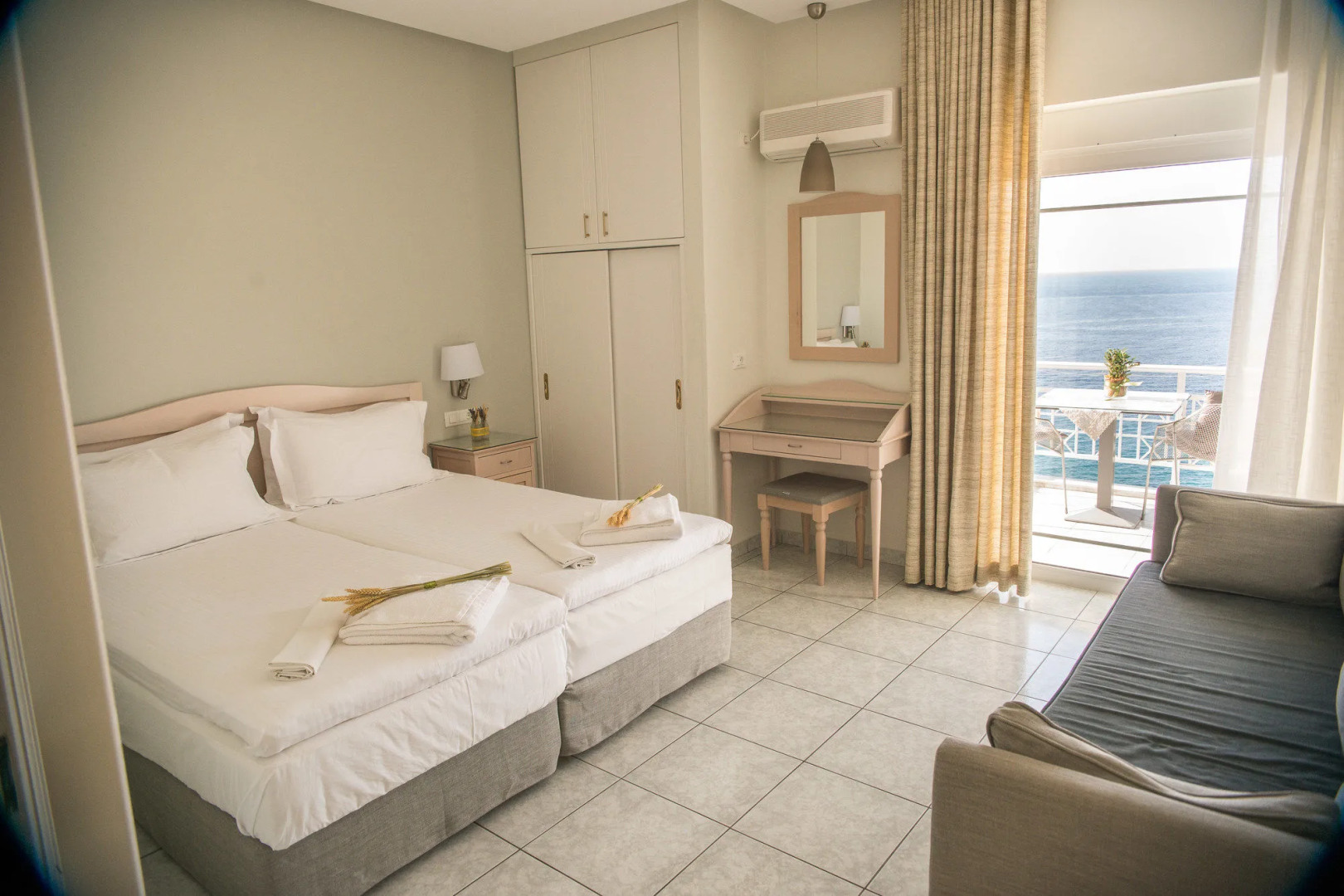 Maria Plomari Apartments