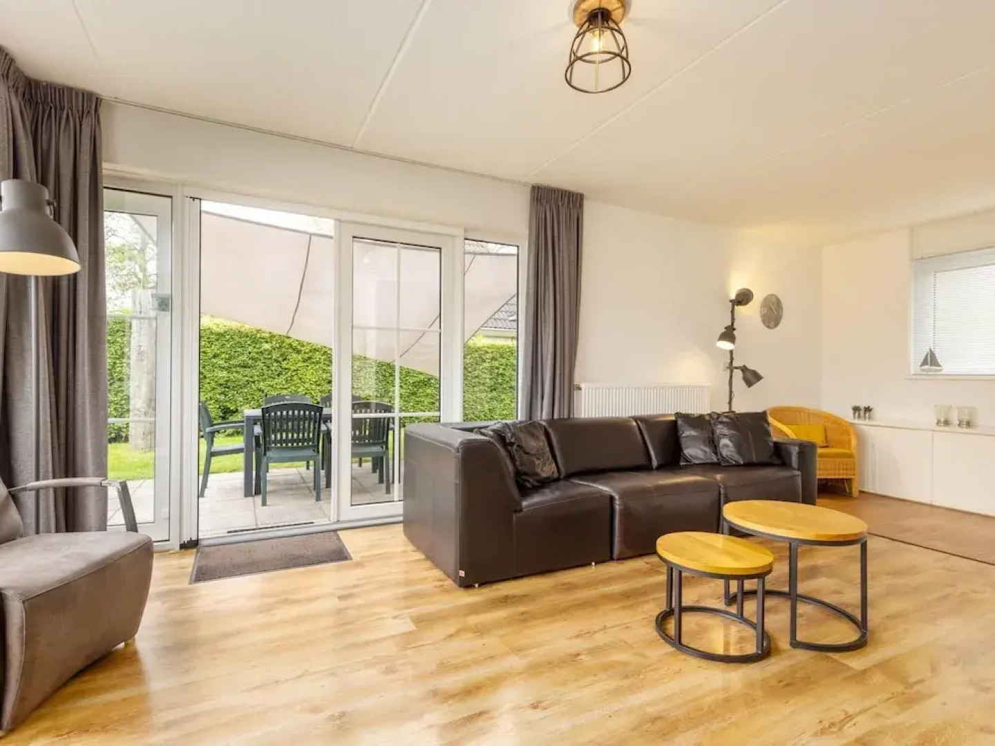 Canal-side Bungalow Stay