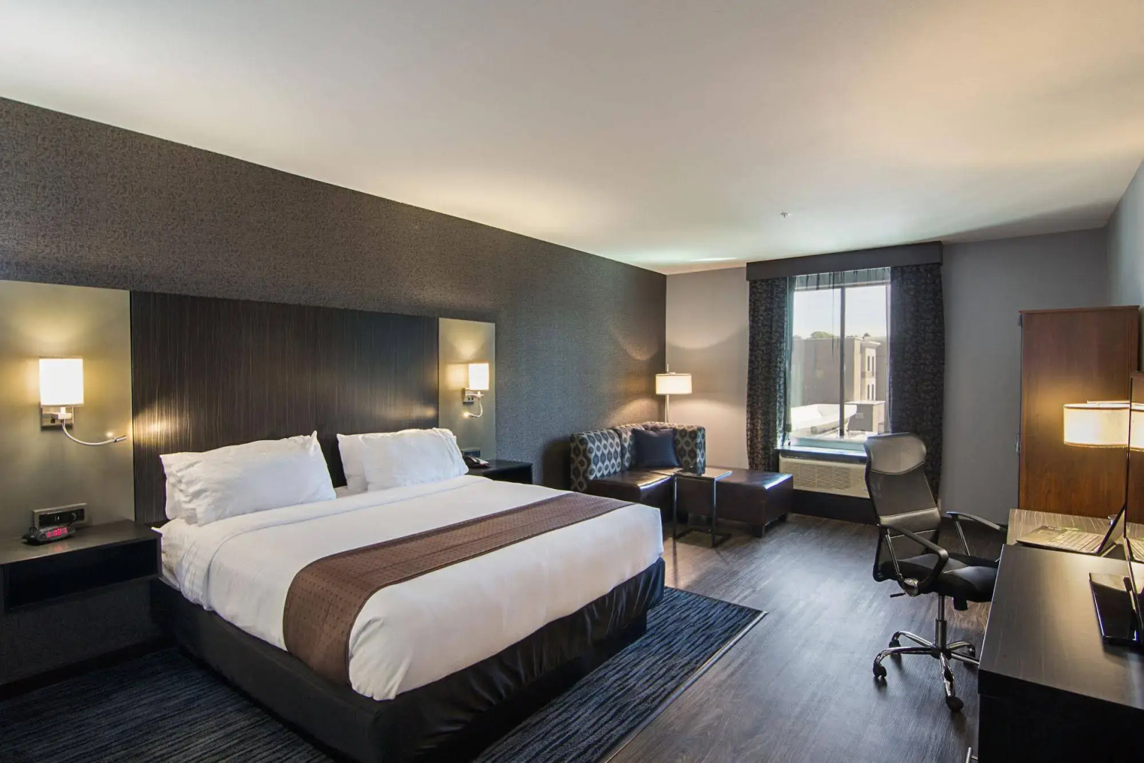 Holiday Inn & Suites Silicon Valley - Milpitas by IHG