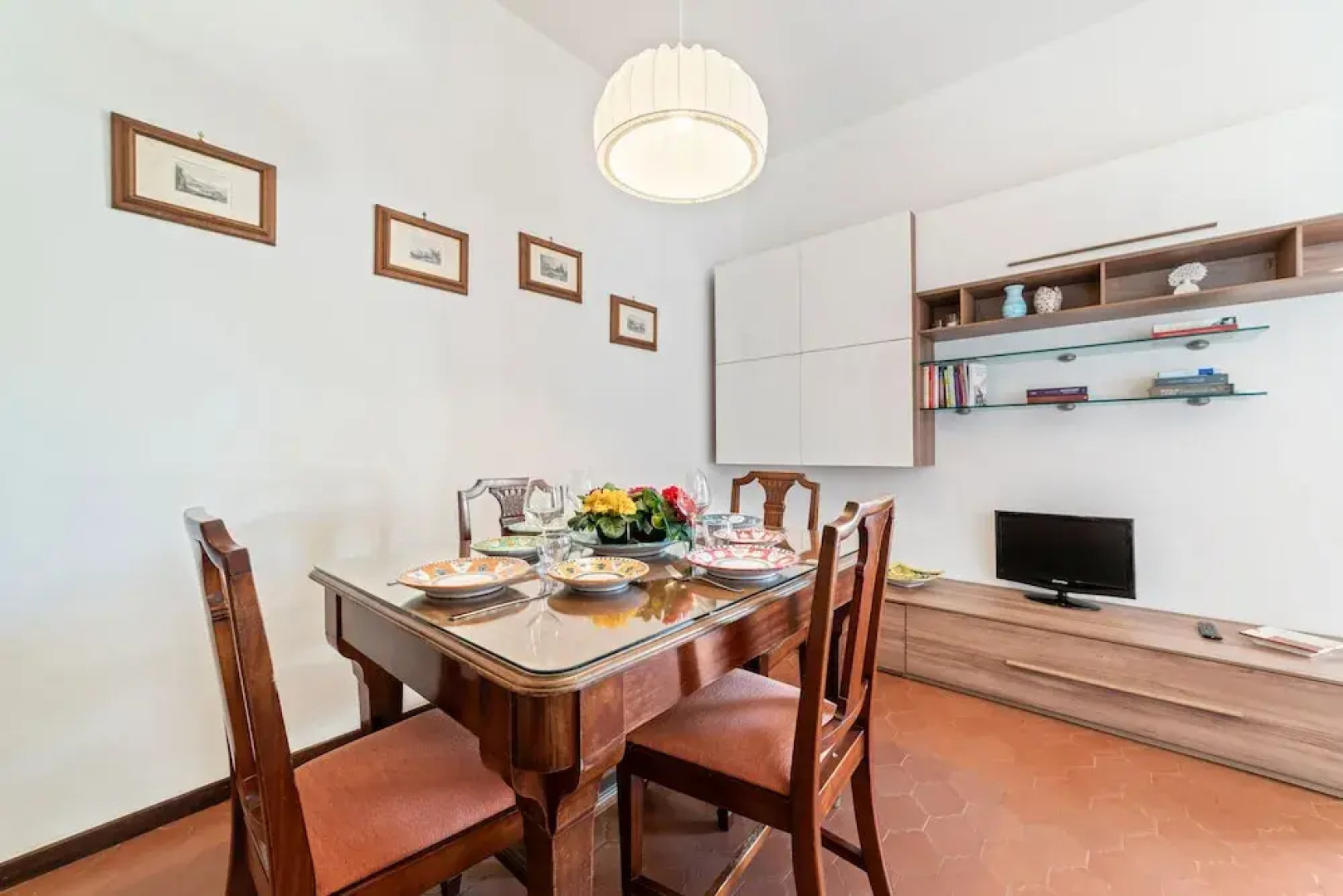 Vietri sul Mare Roomy Flat with Parking
