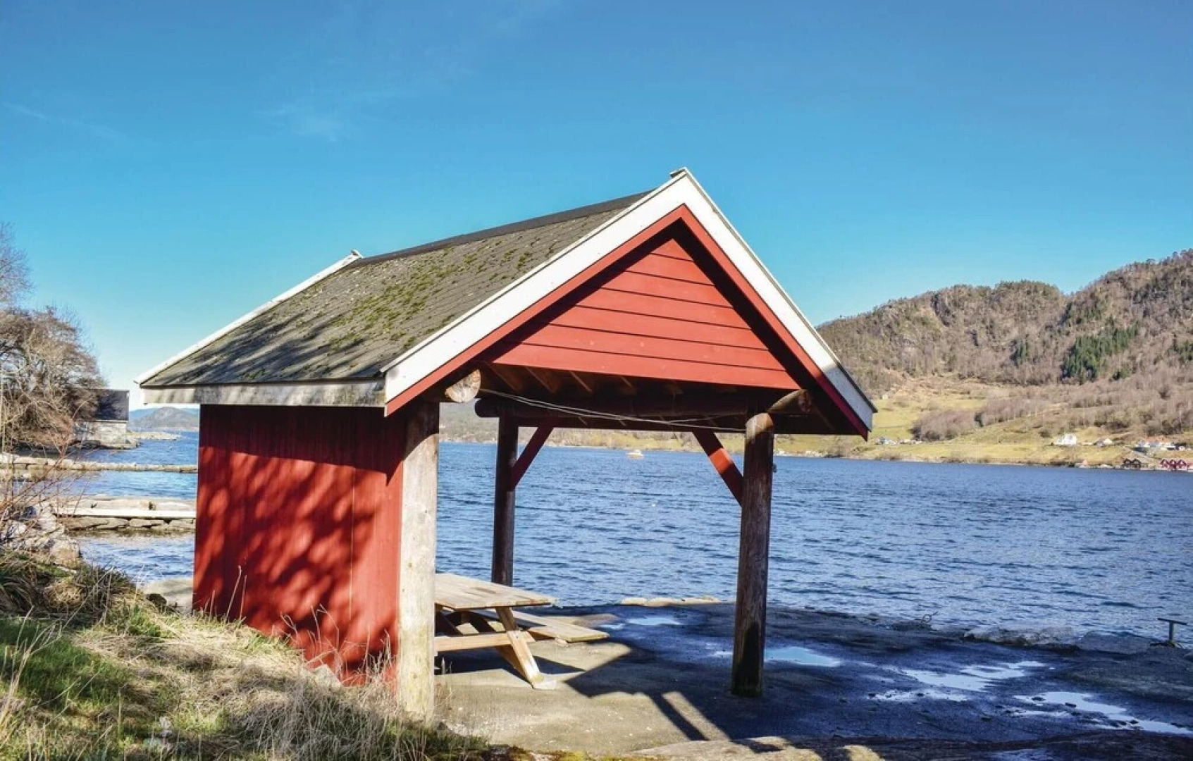 Stunning Home in Ølensvåg With 2 Bedrooms and Wifi