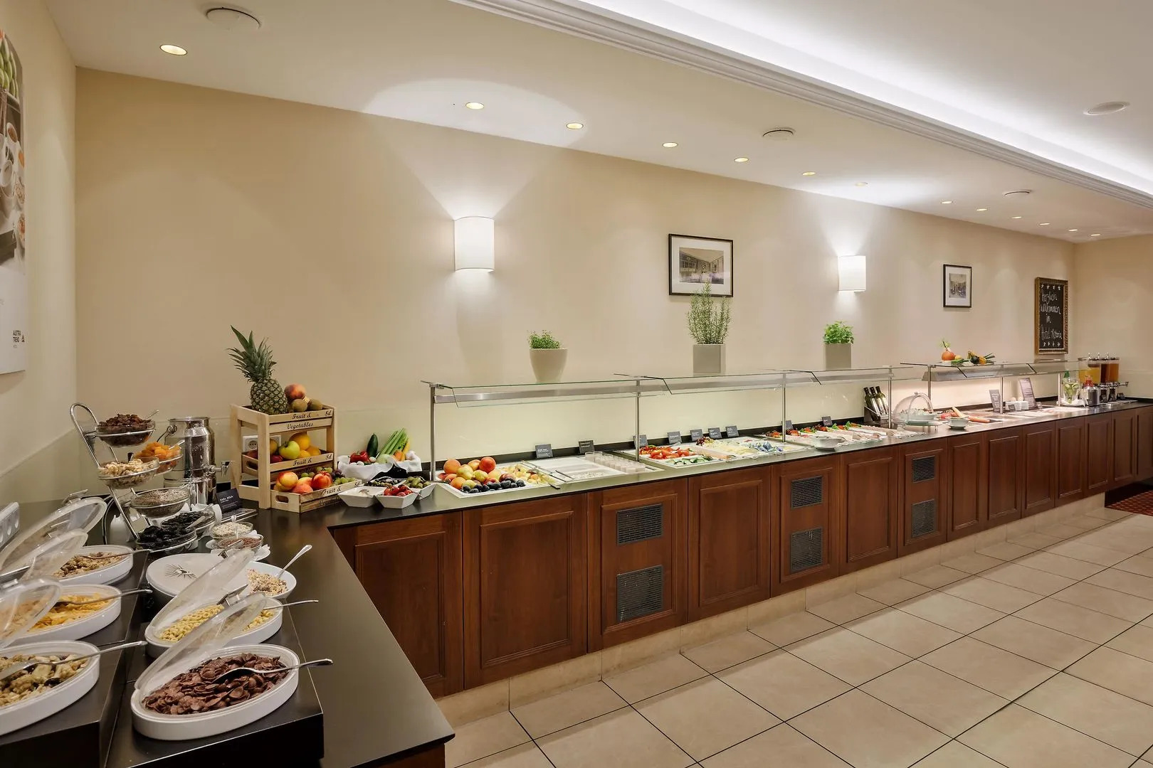 Hotel Astoria Vienna, Curio Collection by Hilton