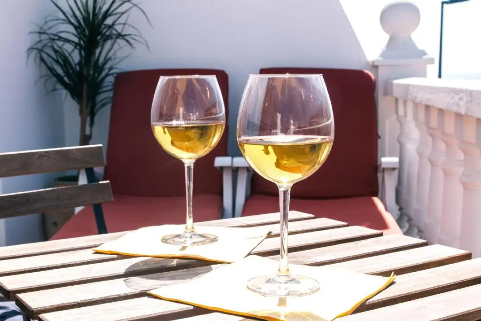 Tot un Mon-Beachfront House