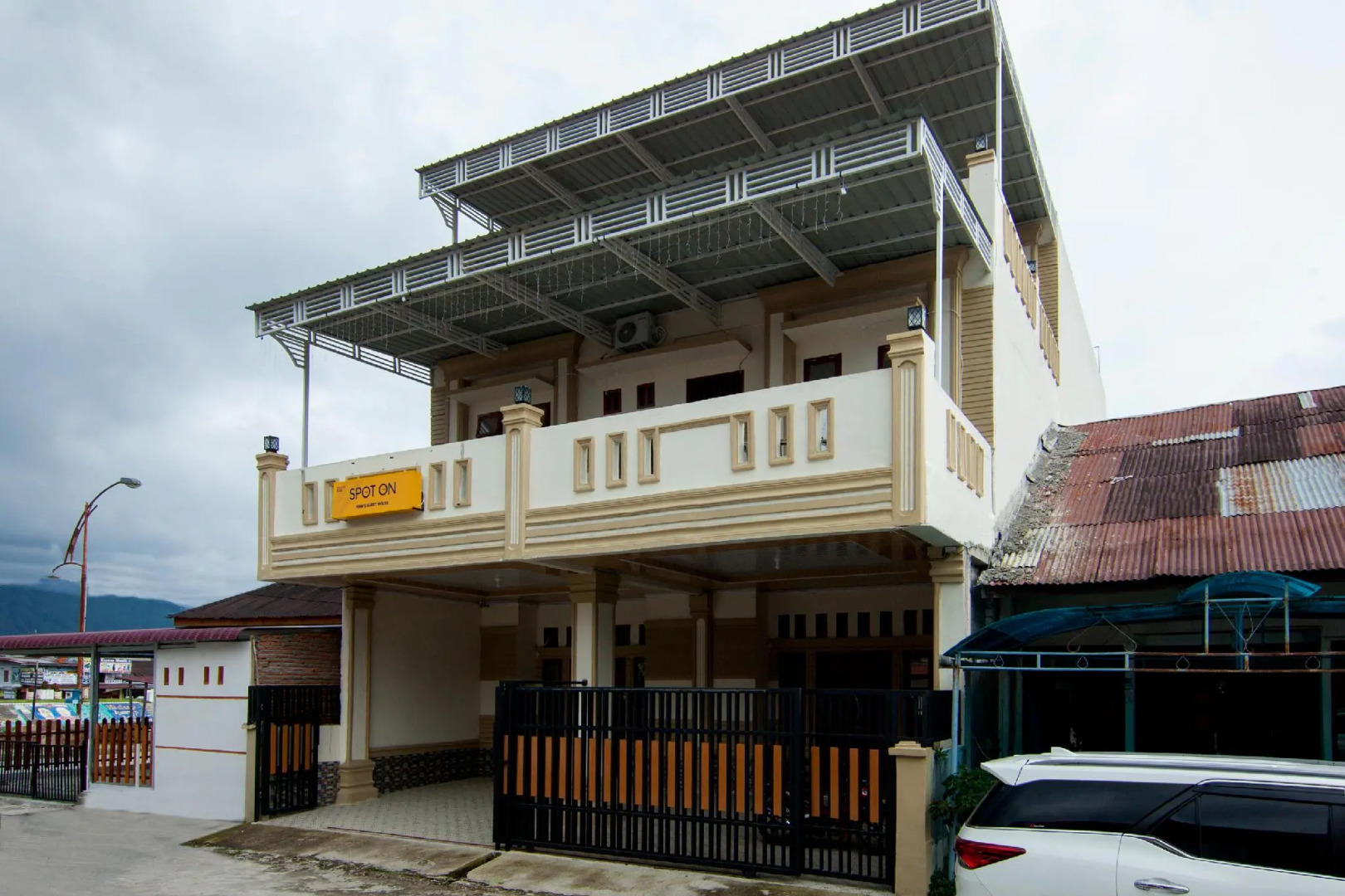 Oyo 2220 Pink'S Guest House