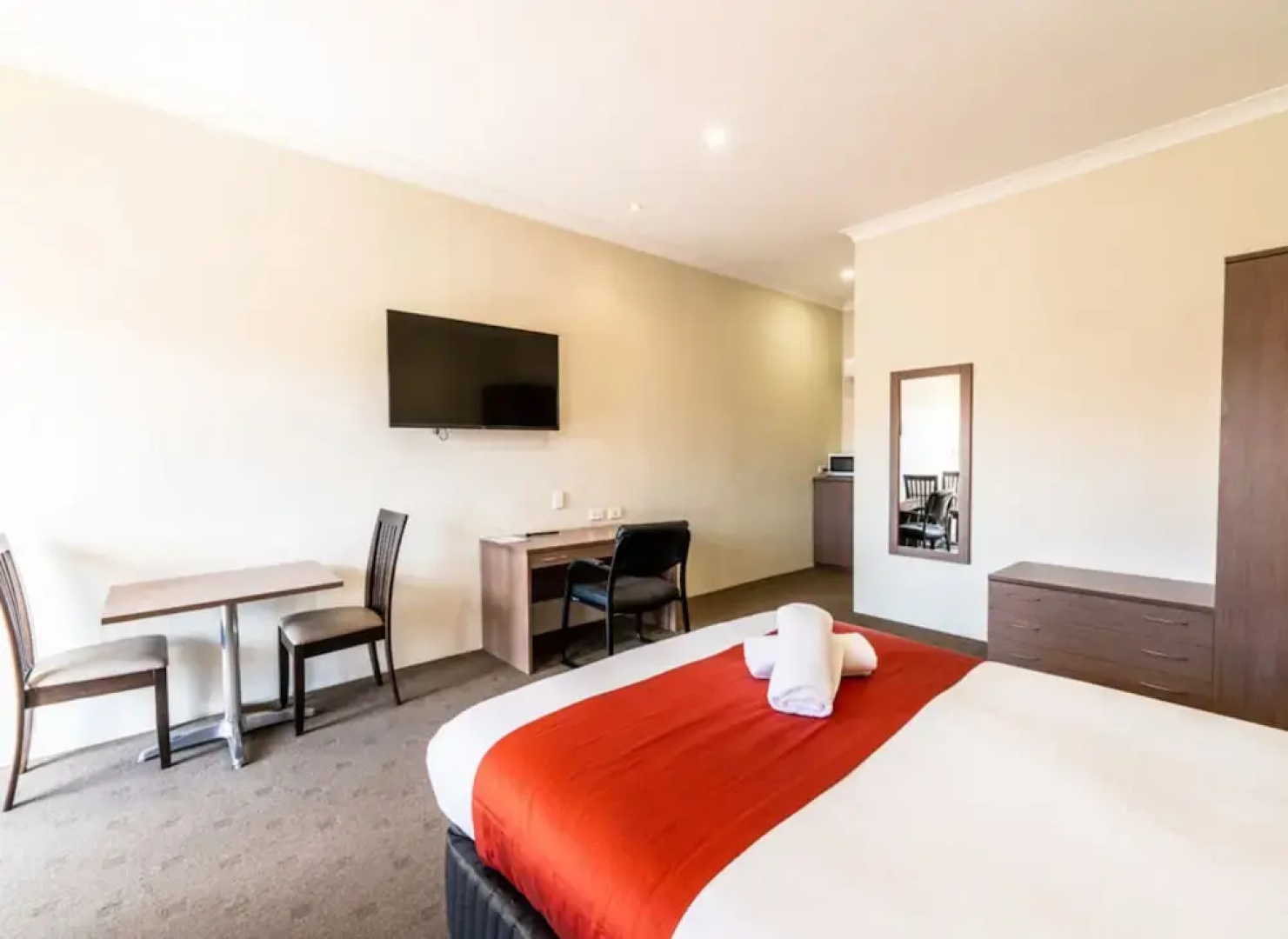 Parkes International Motor Inn