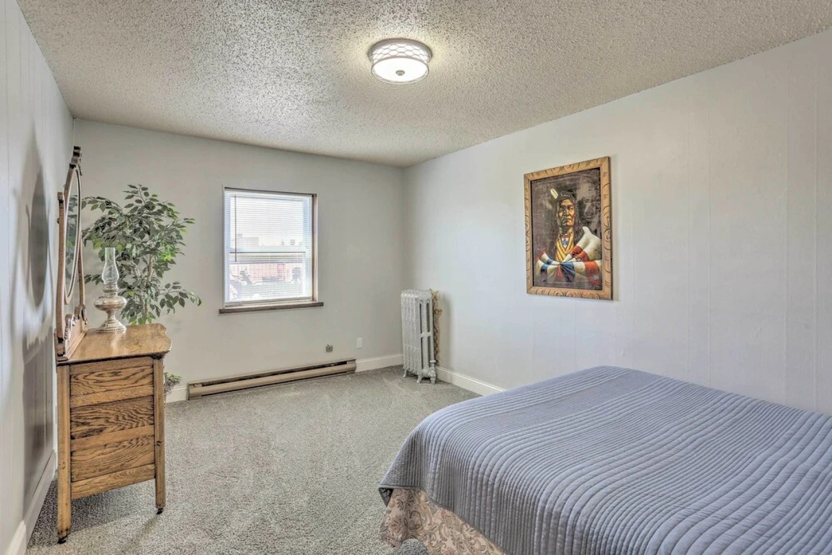 Peaceful Chadron Apartment in Historic Hotel!