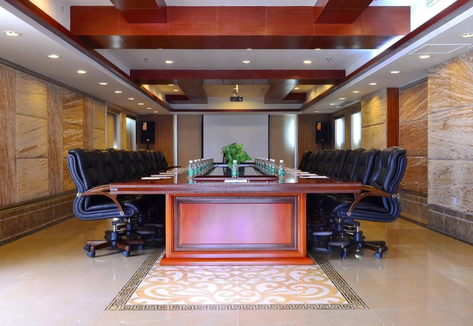 Xinglong Old Banyan Hotel - Wanning