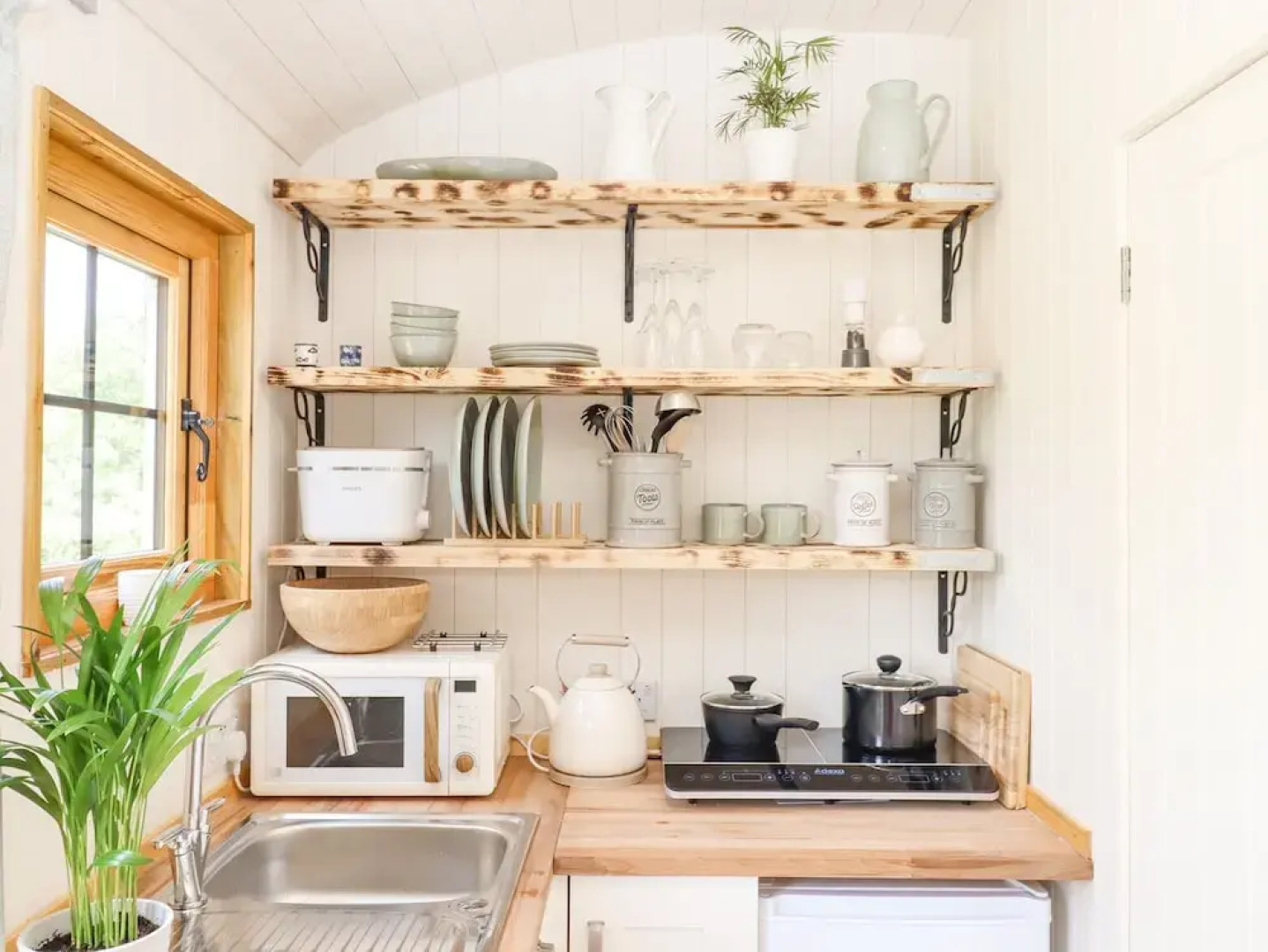 Coombe Valley Shepherd's Hut