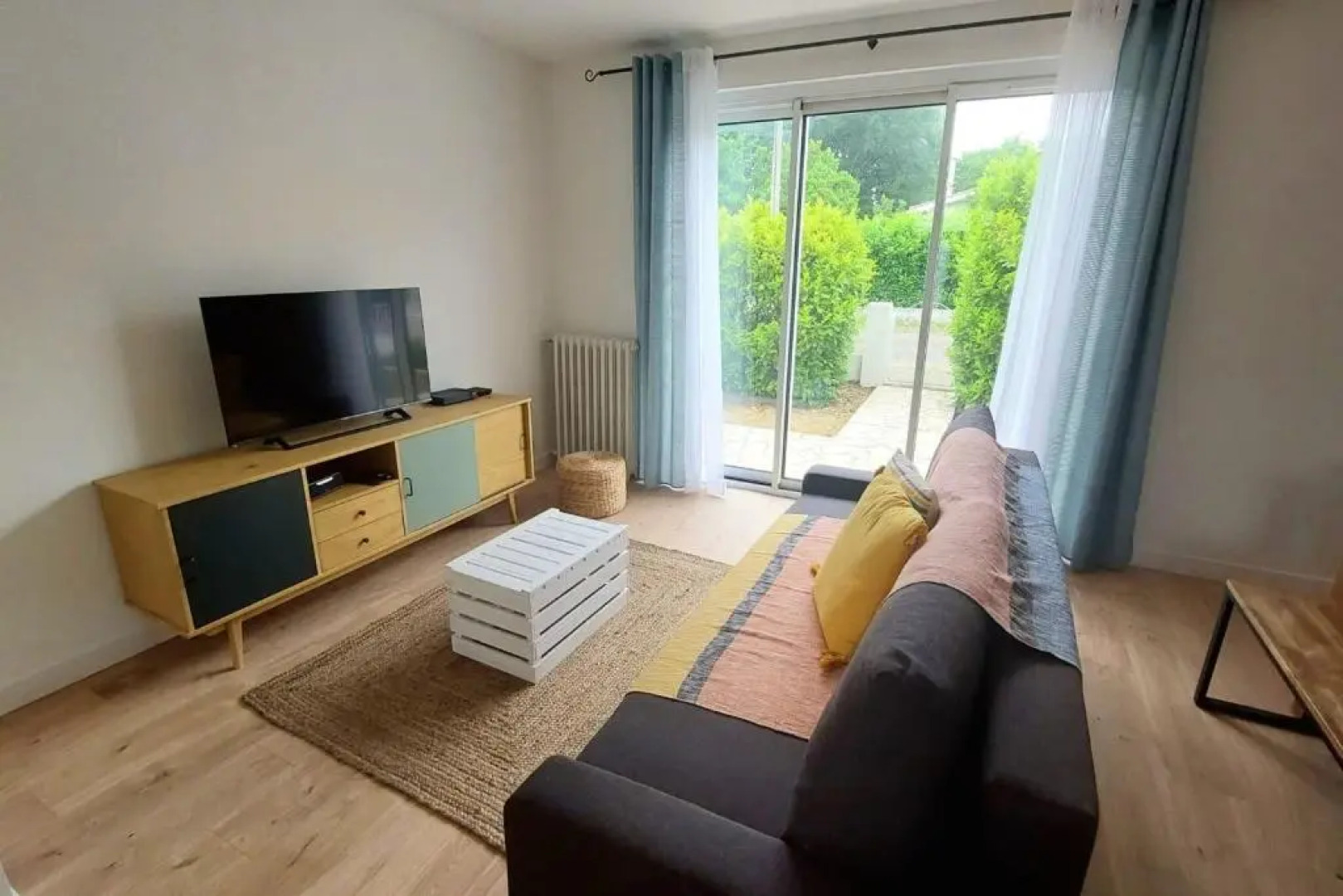 House 90 M With Pool And Garden