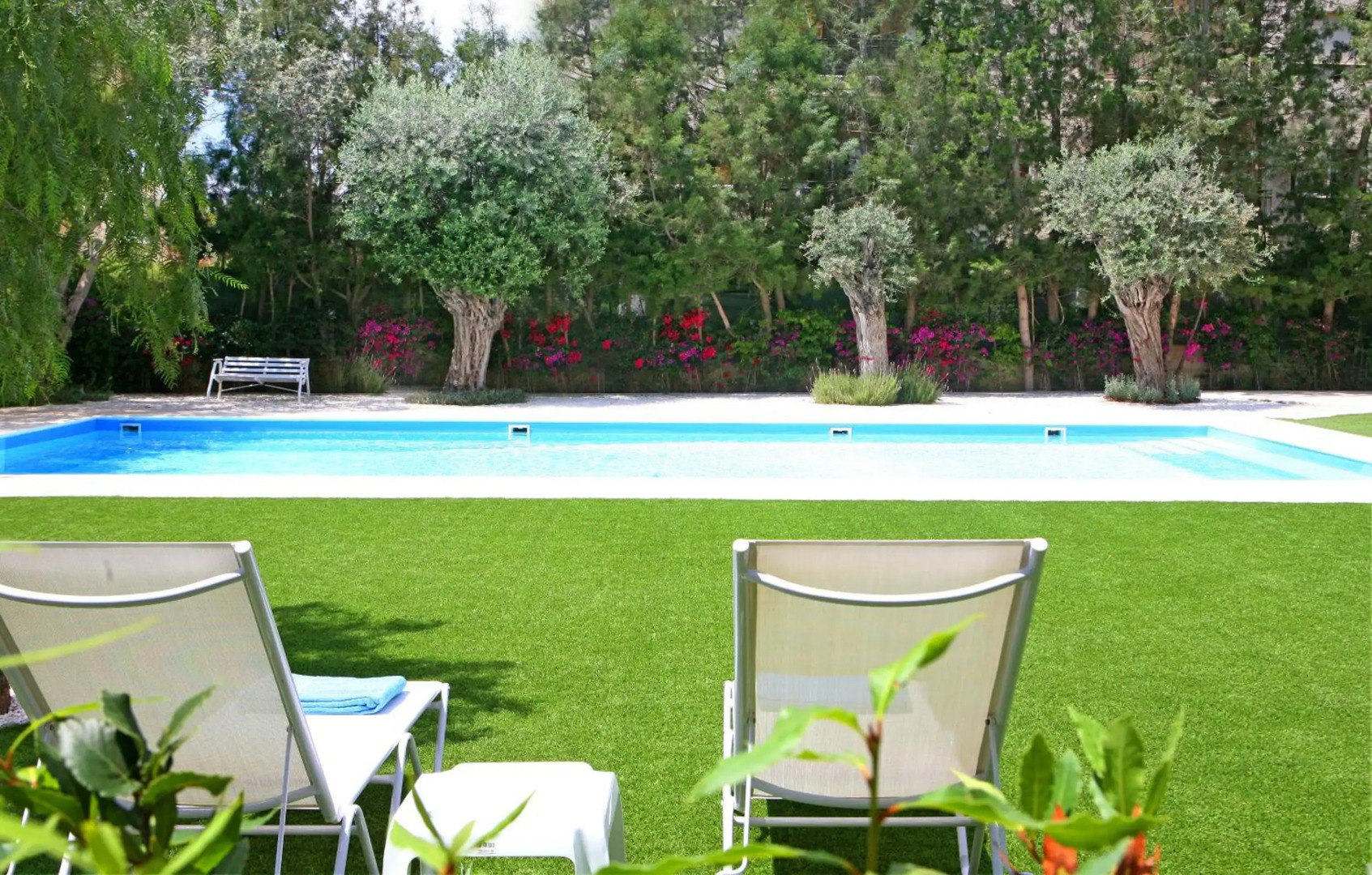 Corina Suites and Apartments