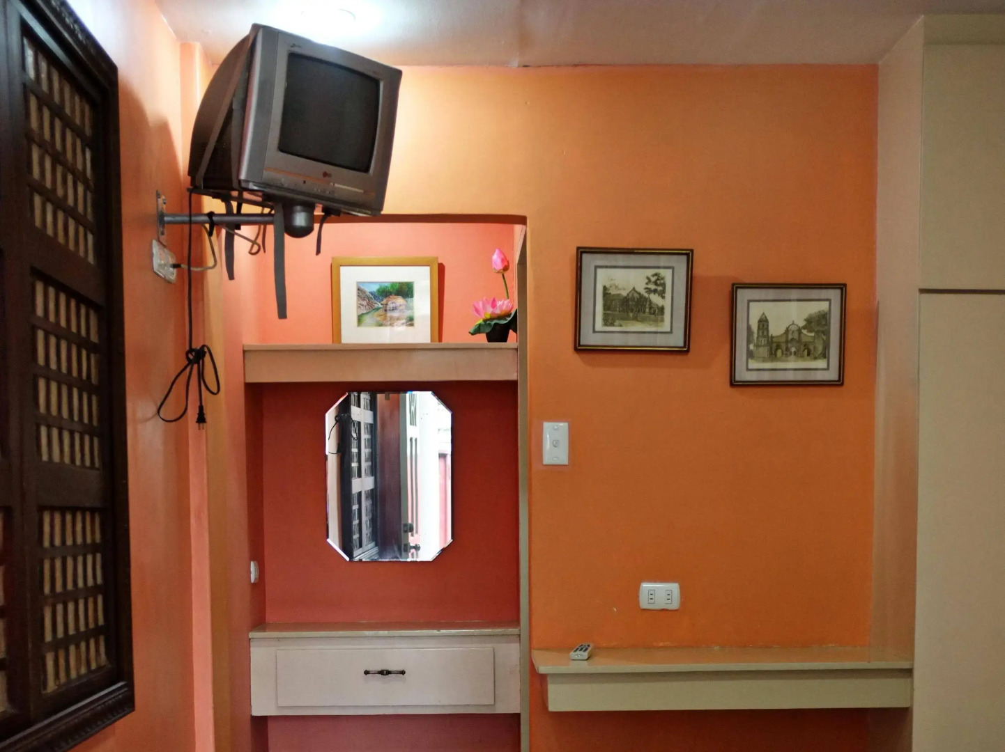 Chateau Veronica Apartelle