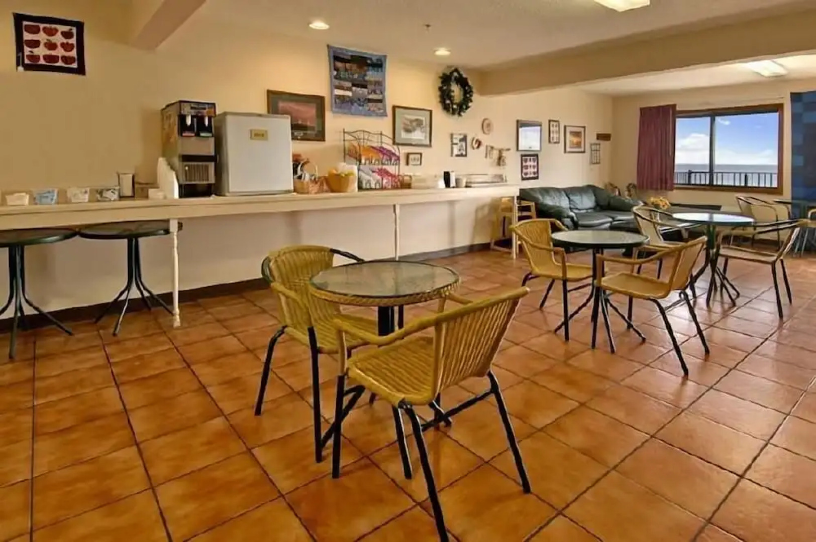 Bavarian Haus Lakefront Inn