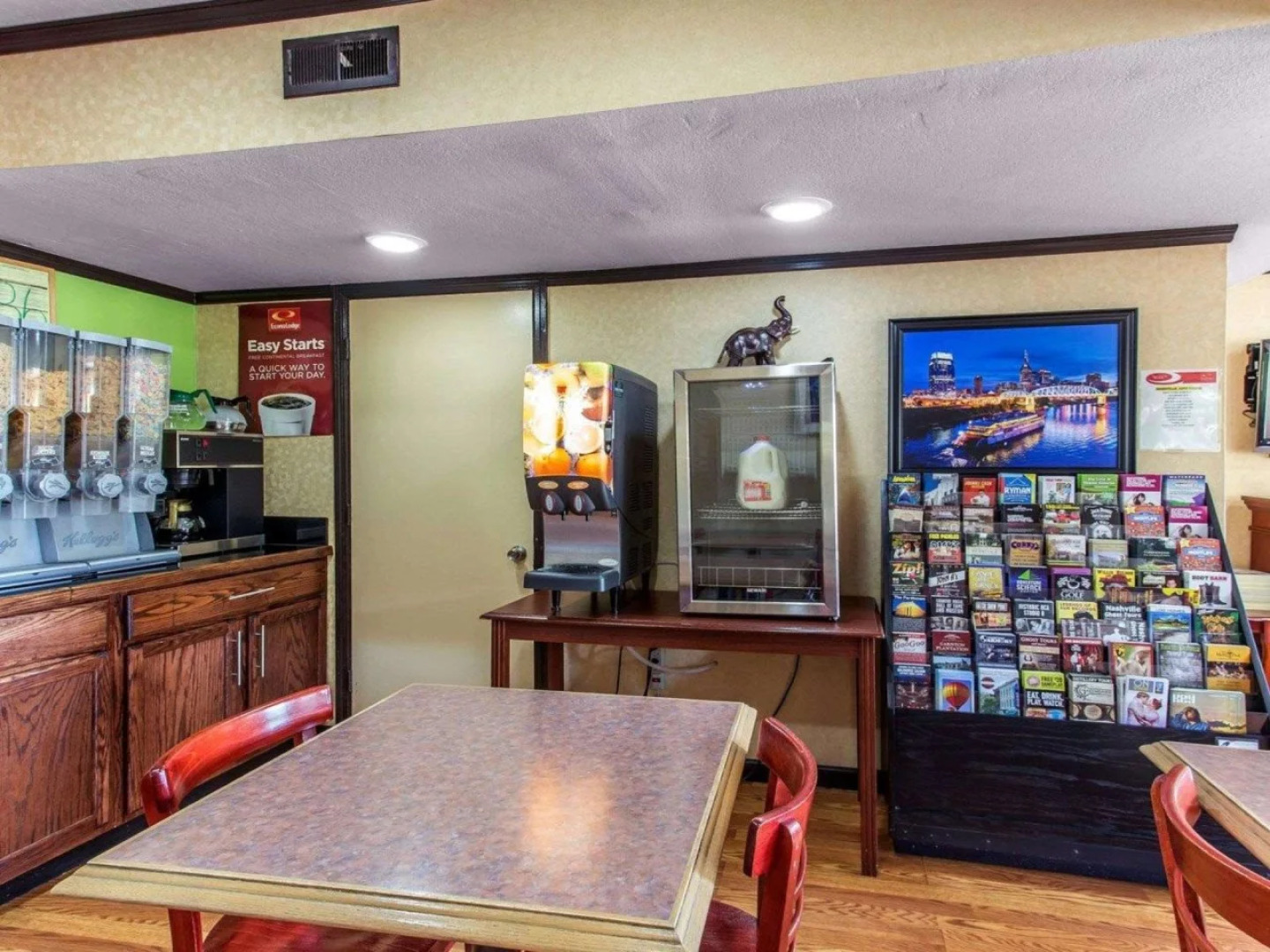 Econo Lodge Nashville near Percy Priest Lake