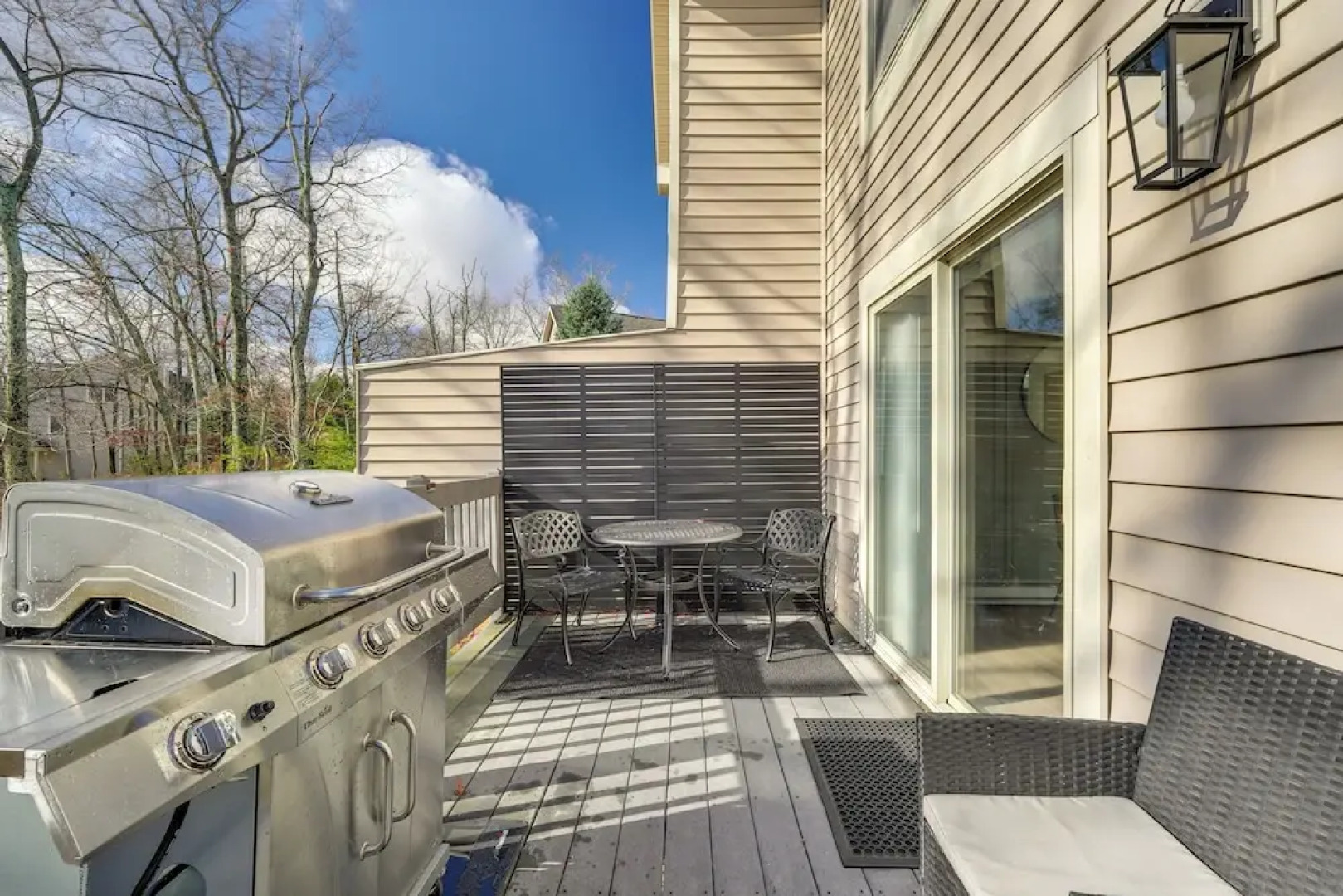 1 Mi to Waterpark: Mtn-view Poconos Hideaway!