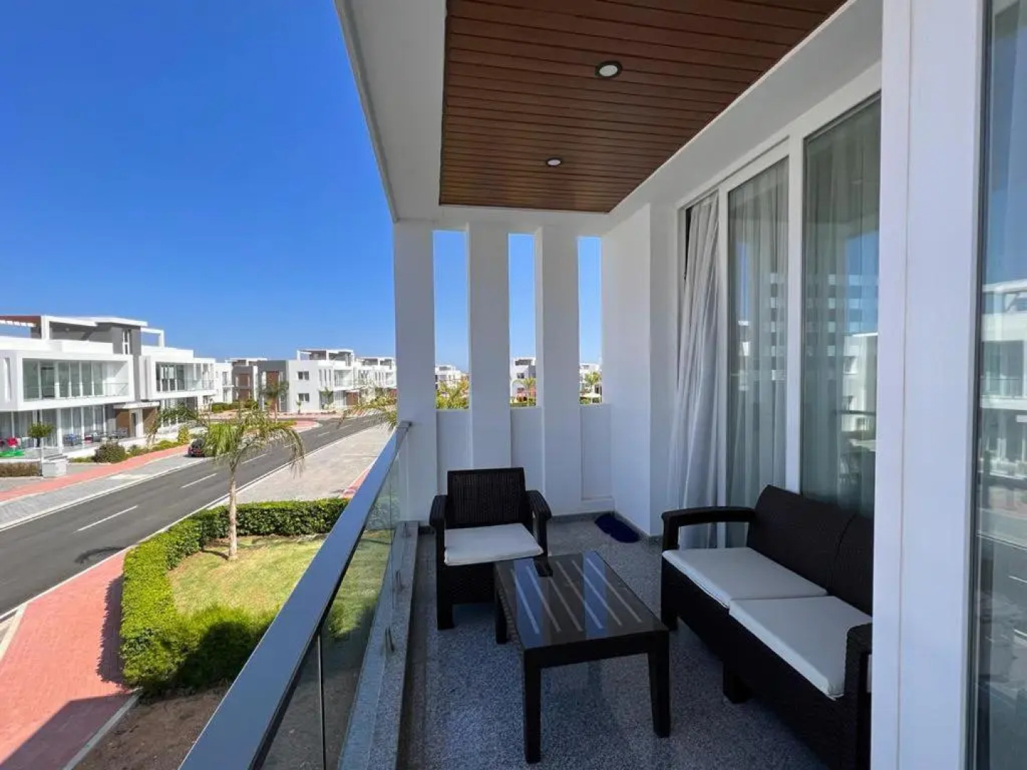 Four Seasons Life Apartments